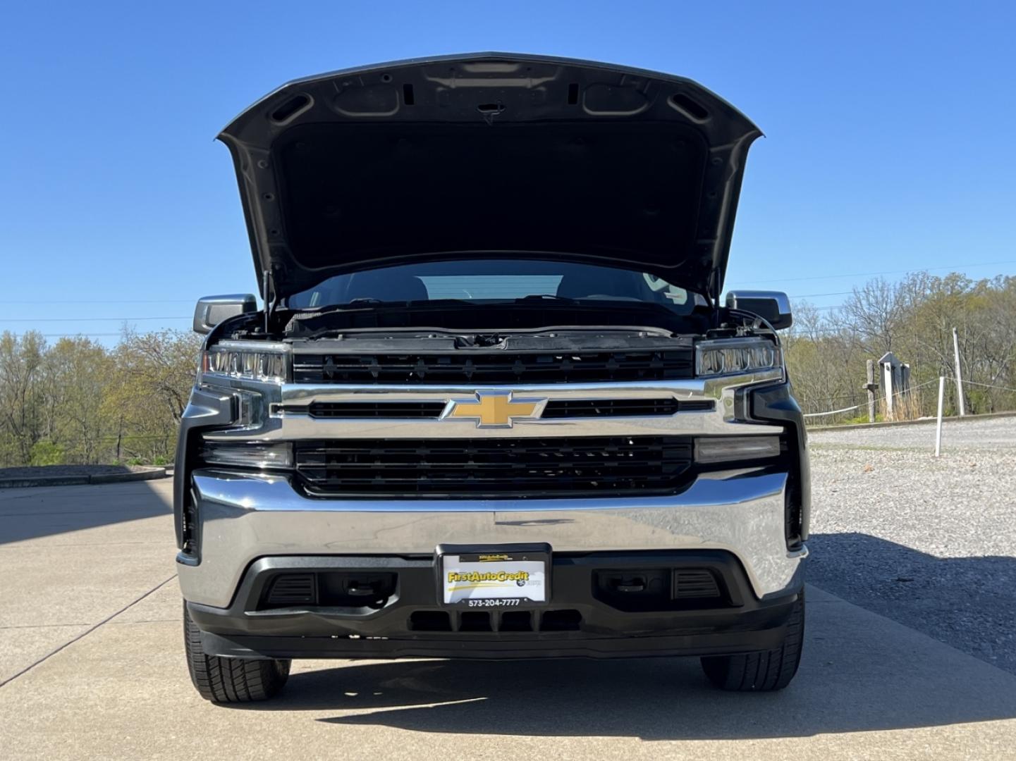 2019 GRAY /Black Cloth Chevrolet Silverado 1500 LT Crew Cab 4WD (3GCPYDEK7KG) with an 2.7L 4 Cyl. engine, Automatic transmission, located at 2990 Old Orchard Rd., Jackson, MO, 63755, 37.354214, -89.612106 - 2019 Chevrolet Silverado 1500 LT 1-Owner 178xxx miles 4x4 2.7L 4 Cyl. Automatic Power Driver Seat Heated Seats Heated Steering Wheel Backup Camera Bluetooth Remote Start Cruise Power Windows/Locks/Mirrors We have financing available and we accept trades! Fill out a credit application o - Photo#32