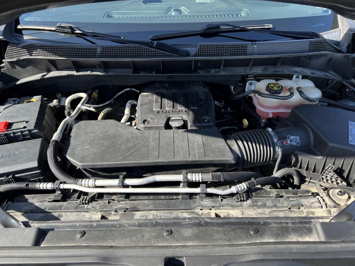 2019 GRAY /Black Cloth Chevrolet Silverado 1500 LT Crew Cab 4WD (3GCPYDEK7KG) with an 2.7L 4 Cyl. engine, Automatic transmission, located at 2990 Old Orchard Rd., Jackson, MO, 63755, 37.354214, -89.612106 - 2019 Chevrolet Silverado 1500 LT 1-Owner 178xxx miles 4x4 2.7L 4 Cyl. Automatic Power Driver Seat Heated Seats Heated Steering Wheel Backup Camera Bluetooth Remote Start Cruise Power Windows/Locks/Mirrors We have financing available and we accept trades! Fill out a credit application o - Photo#33