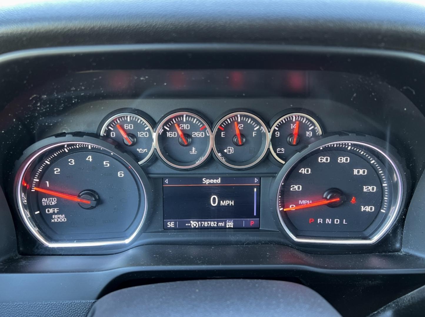 2019 GRAY /Black Cloth Chevrolet Silverado 1500 LT Crew Cab 4WD (3GCPYDEK7KG) with an 2.7L 4 Cyl. engine, Automatic transmission, located at 2990 Old Orchard Rd., Jackson, MO, 63755, 37.354214, -89.612106 - 2019 Chevrolet Silverado 1500 LT 1-Owner 178xxx miles 4x4 2.7L 4 Cyl. Automatic Power Driver Seat Heated Seats Heated Steering Wheel Backup Camera Bluetooth Remote Start Cruise Power Windows/Locks/Mirrors We have financing available and we accept trades! Fill out a credit application o - Photo#1