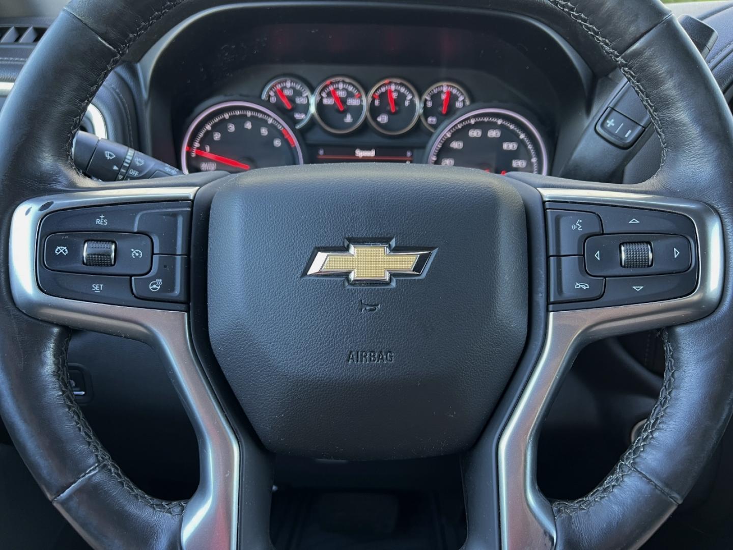 2019 GRAY /Black Cloth Chevrolet Silverado 1500 LT Crew Cab 4WD (3GCPYDEK7KG) with an 2.7L 4 Cyl. engine, Automatic transmission, located at 2990 Old Orchard Rd., Jackson, MO, 63755, 37.354214, -89.612106 - 2019 Chevrolet Silverado 1500 LT 1-Owner 178xxx miles 4x4 2.7L 4 Cyl. Automatic Power Driver Seat Heated Seats Heated Steering Wheel Backup Camera Bluetooth Remote Start Cruise Power Windows/Locks/Mirrors We have financing available and we accept trades! Fill out a credit application o - Photo#23