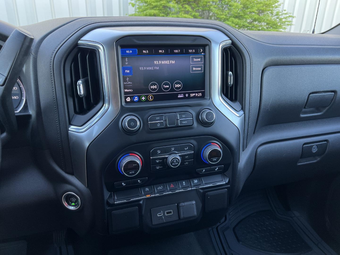 2019 GRAY /Black Cloth Chevrolet Silverado 1500 LT Crew Cab 4WD (3GCPYDEK7KG) with an 2.7L 4 Cyl. engine, Automatic transmission, located at 2990 Old Orchard Rd., Jackson, MO, 63755, 37.354214, -89.612106 - 2019 Chevrolet Silverado 1500 LT 1-Owner 178xxx miles 4x4 2.7L 4 Cyl. Automatic Power Driver Seat Heated Seats Heated Steering Wheel Backup Camera Bluetooth Remote Start Cruise Power Windows/Locks/Mirrors We have financing available and we accept trades! Fill out a credit application o - Photo#25