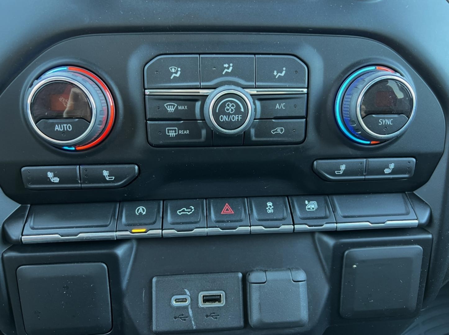 2019 GRAY /Black Cloth Chevrolet Silverado 1500 LT Crew Cab 4WD (3GCPYDEK7KG) with an 2.7L 4 Cyl. engine, Automatic transmission, located at 2990 Old Orchard Rd., Jackson, MO, 63755, 37.354214, -89.612106 - 2019 Chevrolet Silverado 1500 LT 1-Owner 178xxx miles 4x4 2.7L 4 Cyl. Automatic Power Driver Seat Heated Seats Heated Steering Wheel Backup Camera Bluetooth Remote Start Cruise Power Windows/Locks/Mirrors We have financing available and we accept trades! Fill out a credit application o - Photo#4