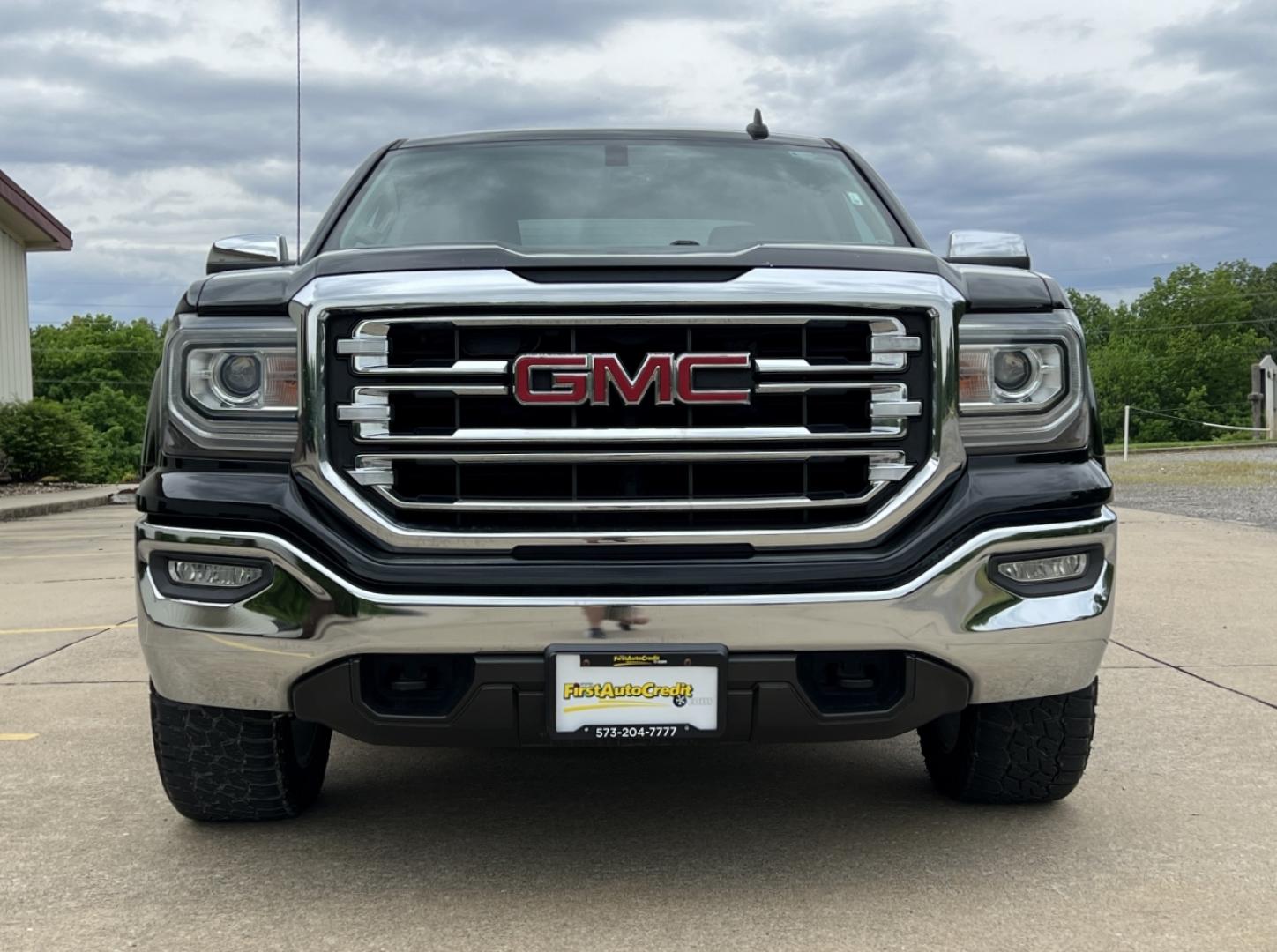 2017 BLACK /Tan Leather GMC Sierra 1500 SLT Crew Cab Long Box 4WD (3GTU2NEC2HG) with an 5.3L V8 engine, Automatic transmission, located at 2990 Old Orchard Rd., Jackson, MO, 63755, 37.354214, -89.612106 - 2017 GMC Sierra 1500 SLT 1-Owner 171xxx miles 4x4 5.3L V8 Automatic Leather Power/Heated Seats Backup Camera Bluetooth Remote Start Cruise Power Windows/Locks/Mirrors We have financing available and we accept trades! Fill out a credit application on our website or come by today! If you - Photo#14
