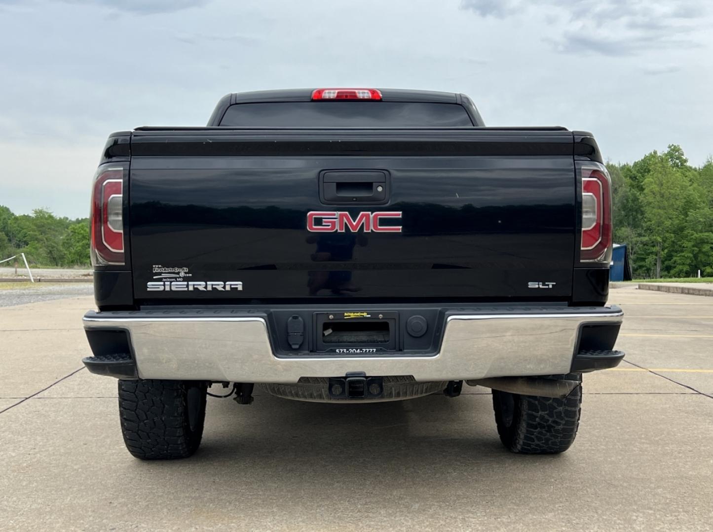 2017 BLACK /Tan Leather GMC Sierra 1500 SLT Crew Cab Long Box 4WD (3GTU2NEC2HG) with an 5.3L V8 engine, Automatic transmission, located at 2990 Old Orchard Rd., Jackson, MO, 63755, 37.354214, -89.612106 - 2017 GMC Sierra 1500 SLT 1-Owner 171xxx miles 4x4 5.3L V8 Automatic Leather Power/Heated Seats Backup Camera Bluetooth Remote Start Cruise Power Windows/Locks/Mirrors We have financing available and we accept trades! Fill out a credit application on our website or come by today! If you - Photo#13