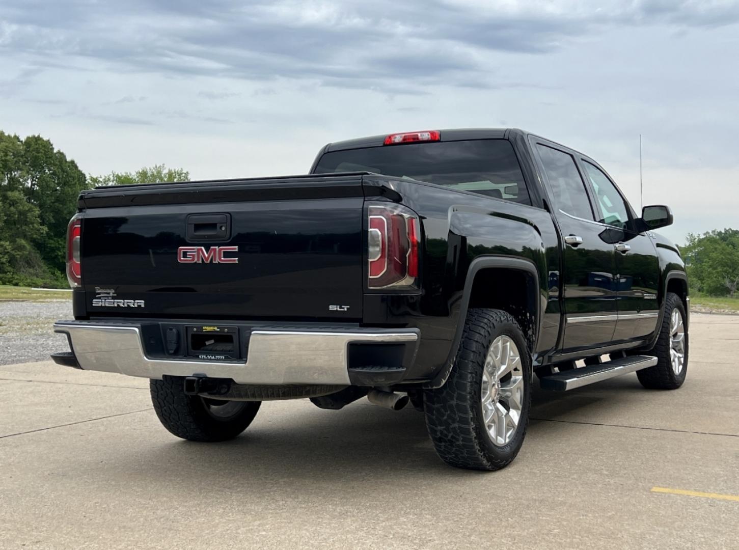 2017 BLACK /Tan Leather GMC Sierra 1500 SLT Crew Cab Long Box 4WD (3GTU2NEC2HG) with an 5.3L V8 engine, Automatic transmission, located at 2990 Old Orchard Rd., Jackson, MO, 63755, 37.354214, -89.612106 - 2017 GMC Sierra 1500 SLT 1-Owner 171xxx miles 4x4 5.3L V8 Automatic Leather Power/Heated Seats Backup Camera Bluetooth Remote Start Cruise Power Windows/Locks/Mirrors We have financing available and we accept trades! Fill out a credit application on our website or come by today! If you - Photo#11
