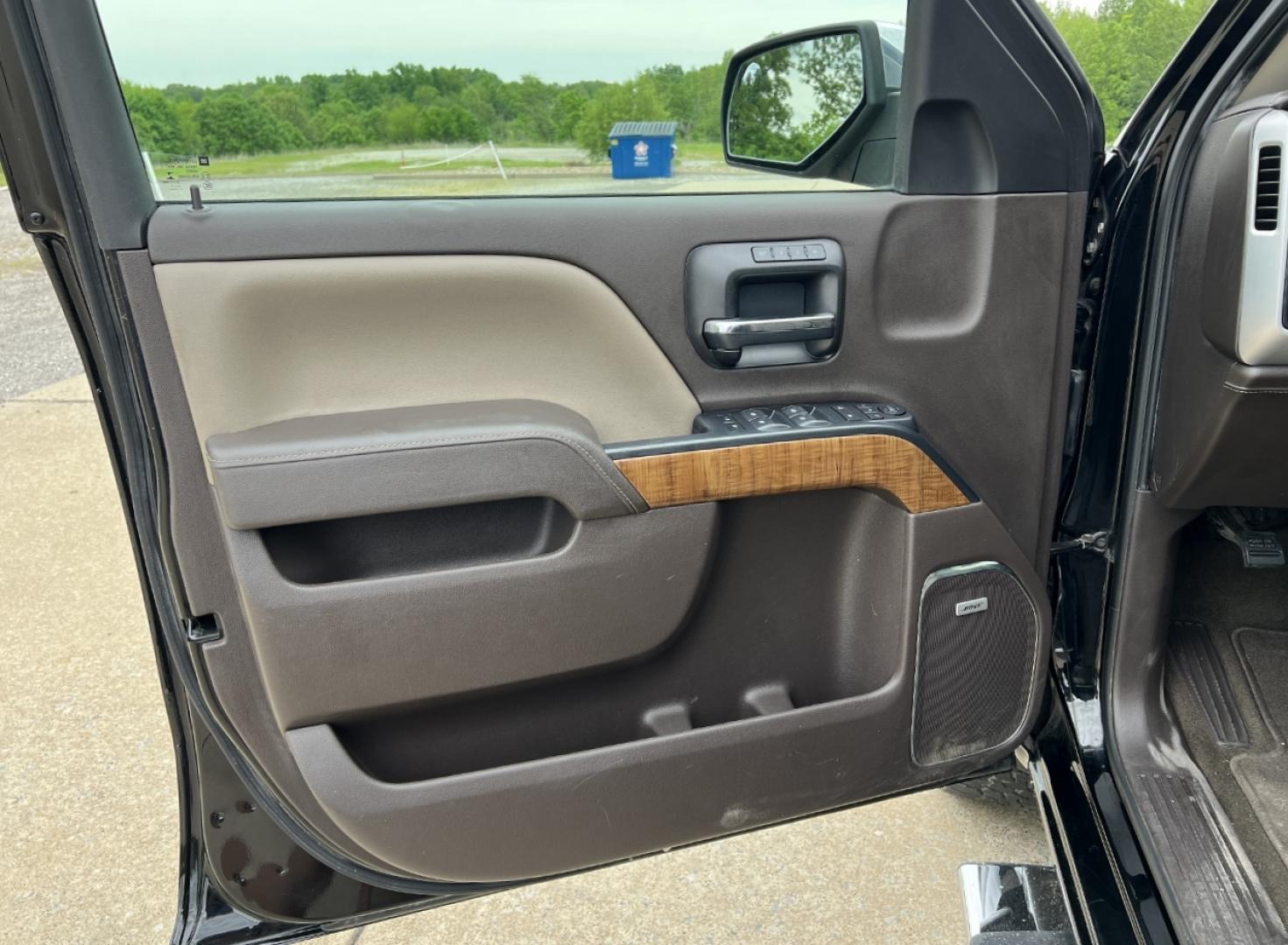 2017 BLACK /Tan Leather GMC Sierra 1500 SLT Crew Cab Long Box 4WD (3GTU2NEC2HG) with an 5.3L V8 engine, Automatic transmission, located at 2990 Old Orchard Rd., Jackson, MO, 63755, 37.354214, -89.612106 - 2017 GMC Sierra 1500 SLT 1-Owner 171xxx miles 4x4 5.3L V8 Automatic Leather Power/Heated Seats Backup Camera Bluetooth Remote Start Cruise Power Windows/Locks/Mirrors We have financing available and we accept trades! Fill out a credit application on our website or come by today! If you - Photo#15