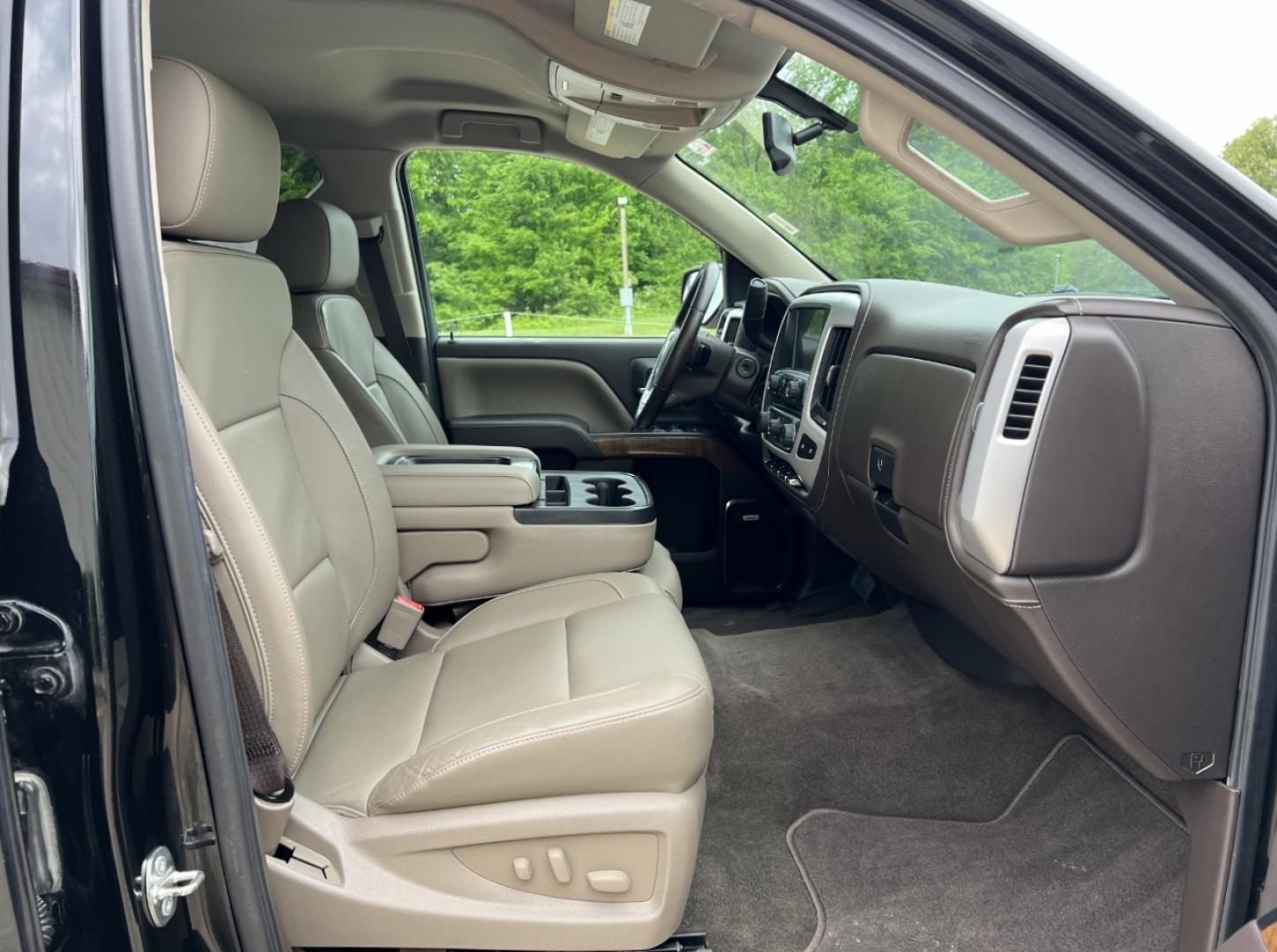2017 BLACK /Tan Leather GMC Sierra 1500 SLT Crew Cab Long Box 4WD (3GTU2NEC2HG) with an 5.3L V8 engine, Automatic transmission, located at 2990 Old Orchard Rd., Jackson, MO, 63755, 37.354214, -89.612106 - 2017 GMC Sierra 1500 SLT 1-Owner 171xxx miles 4x4 5.3L V8 Automatic Leather Power/Heated Seats Backup Camera Bluetooth Remote Start Cruise Power Windows/Locks/Mirrors We have financing available and we accept trades! Fill out a credit application on our website or come by today! If you - Photo#18