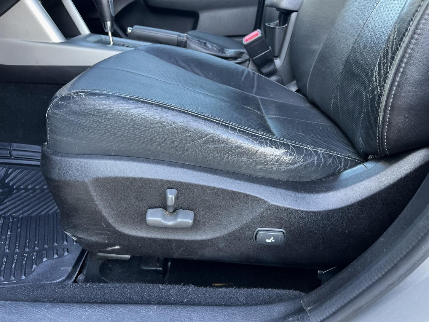2010 SILVER /Black Leather Subaru Forester 2.5X Limited (JF2SH6DC3AH) with an 2.5L 4 Cyl. engine, Automatic transmission, located at 2990 Old Orchard Rd., Jackson, MO, 63755, 37.354214, -89.612106 - 2010 Subaru Forester 2.5X Limited 163xxx miles All Wheel Drive 2.5L 4 Cyl. Automatic Leather Backup Camera Power Driver Seat Heated Seats Sunroof Cruise Power Windows/Locks/Mirrors We have financing available and we accept trades! Fill out a credit application on our website or come by t - Photo#5