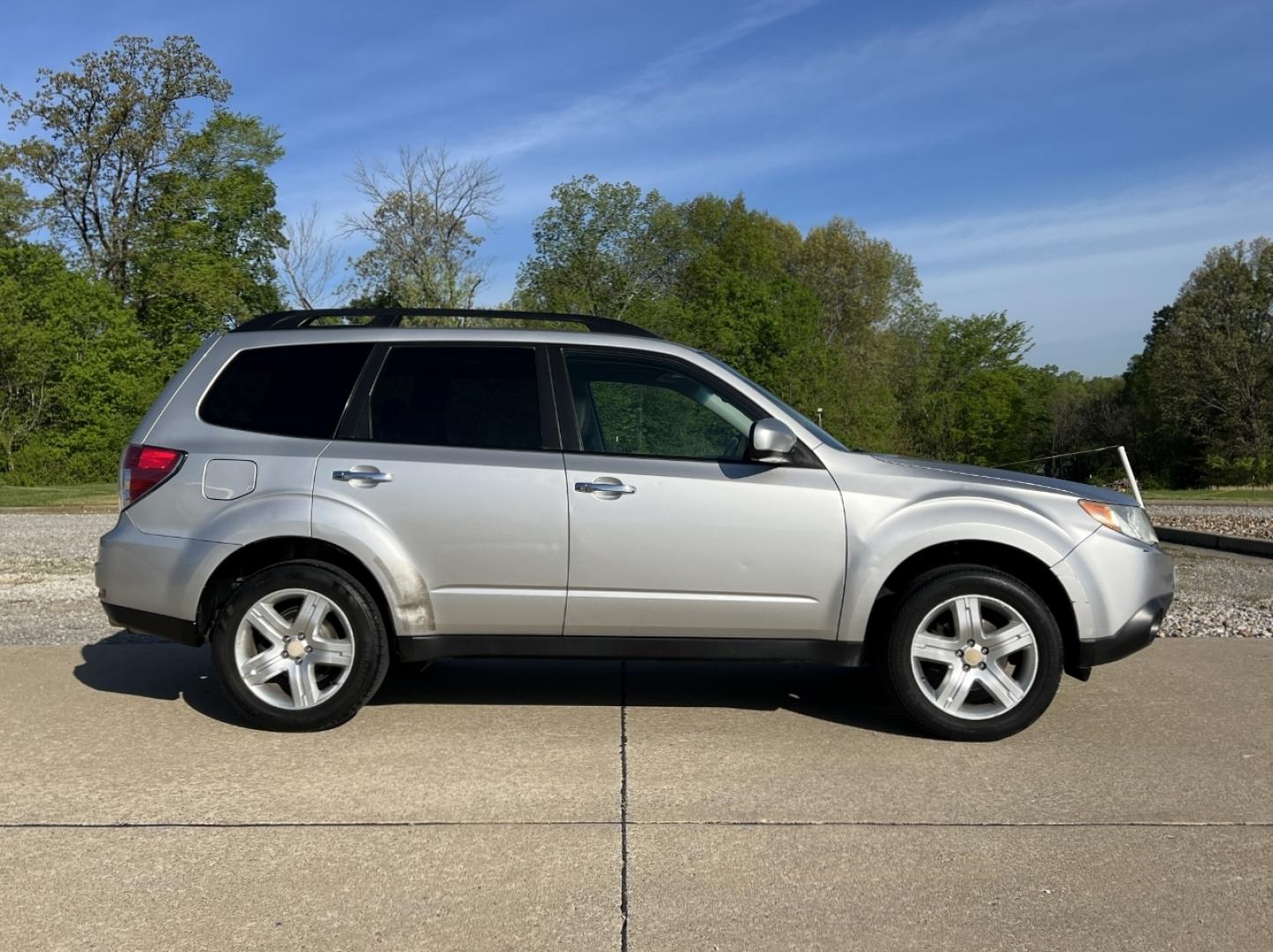 2010 SILVER /Black Leather Subaru Forester 2.5X Limited (JF2SH6DC3AH) with an 2.5L 4 Cyl. engine, Automatic transmission, located at 2990 Old Orchard Rd., Jackson, MO, 63755, 37.354214, -89.612106 - 2010 Subaru Forester 2.5X Limited 163xxx miles All Wheel Drive 2.5L 4 Cyl. Automatic Leather Backup Camera Power Driver Seat Heated Seats Sunroof Cruise Power Windows/Locks/Mirrors We have financing available and we accept trades! Fill out a credit application on our website or come by t - Photo#8