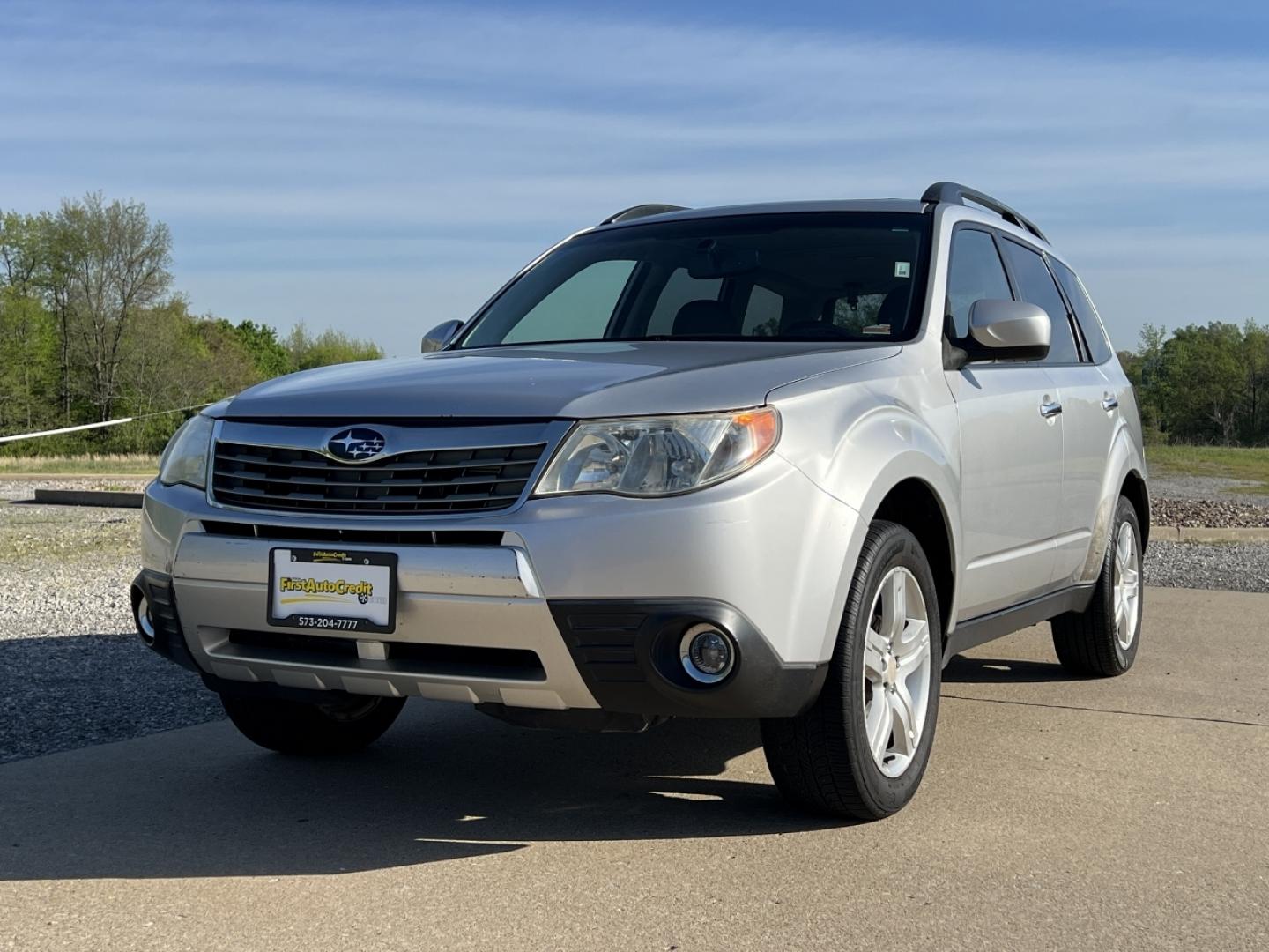 2010 SILVER /Black Leather Subaru Forester 2.5X Limited (JF2SH6DC3AH) with an 2.5L 4 Cyl. engine, Automatic transmission, located at 2990 Old Orchard Rd., Jackson, MO, 63755, 37.354214, -89.612106 - 2010 Subaru Forester 2.5X Limited 163xxx miles All Wheel Drive 2.5L 4 Cyl. Automatic Leather Backup Camera Power Driver Seat Heated Seats Sunroof Cruise Power Windows/Locks/Mirrors We have financing available and we accept trades! Fill out a credit application on our website or come by t - Photo#6