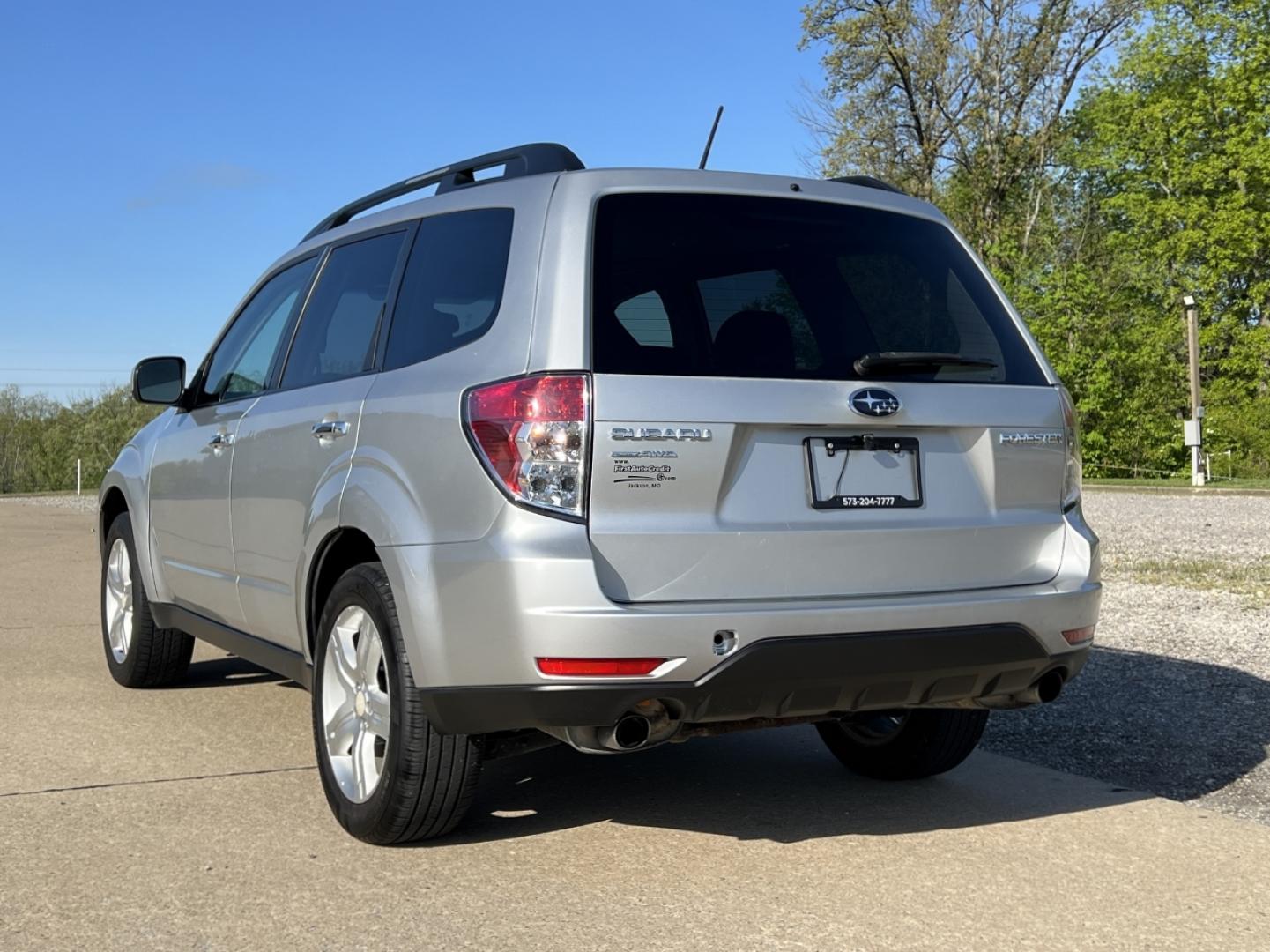 2010 SILVER /Black Leather Subaru Forester 2.5X Limited (JF2SH6DC3AH) with an 2.5L 4 Cyl. engine, Automatic transmission, located at 2990 Old Orchard Rd., Jackson, MO, 63755, 37.354214, -89.612106 - 2010 Subaru Forester 2.5X Limited 163xxx miles All Wheel Drive 2.5L 4 Cyl. Automatic Leather Backup Camera Power Driver Seat Heated Seats Sunroof Cruise Power Windows/Locks/Mirrors We have financing available and we accept trades! Fill out a credit application on our website or come by t - Photo#10