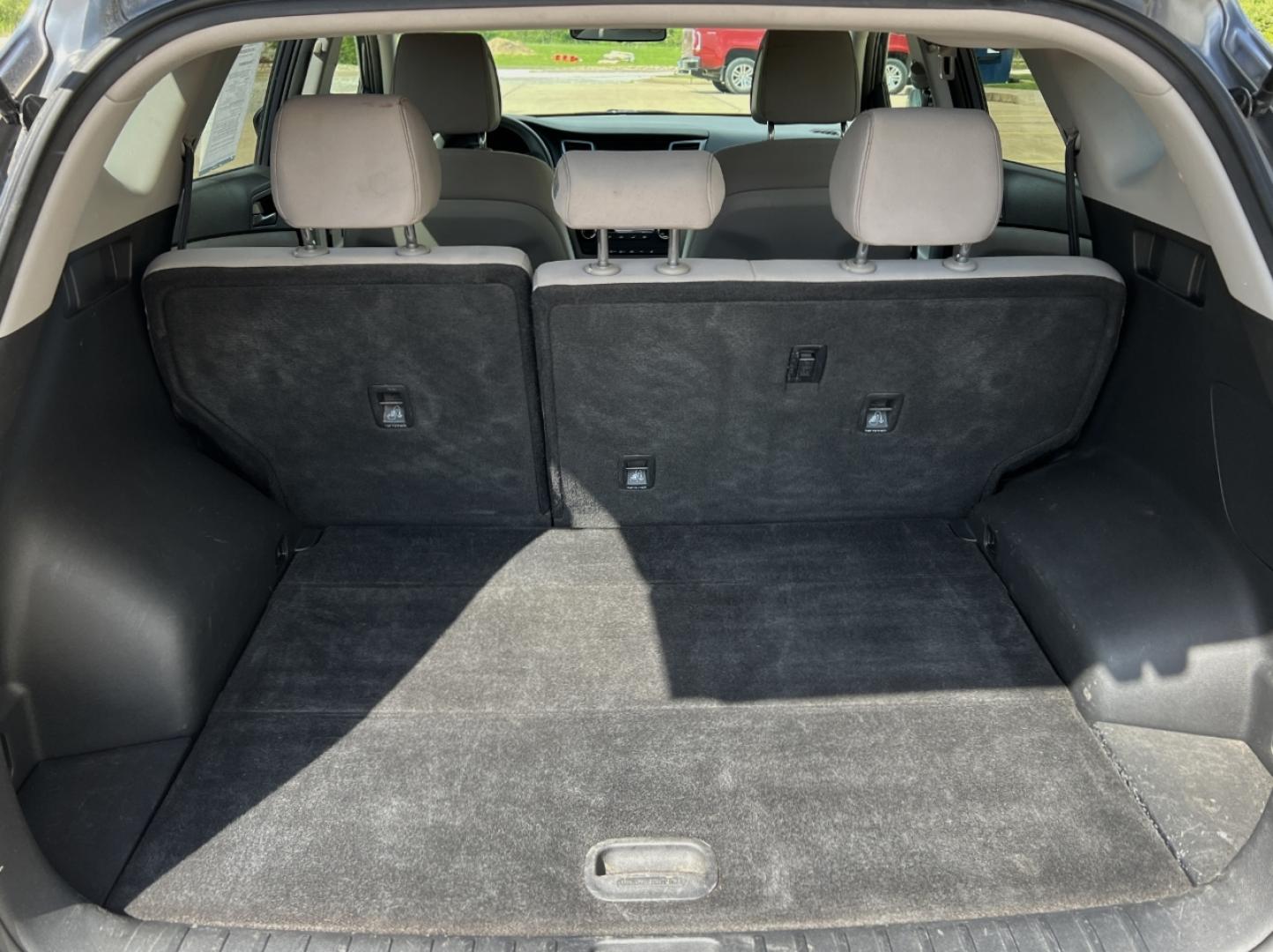 2018 GRAY /Gray Cloth Hyundai Tucson SE AWD (KM8J3CA46JU) with an 2.0L 4 Cyl. engine, Automatic transmission, located at 2990 Old Orchard Rd., Jackson, MO, 63755, 37.354214, -89.612106 - 2018 Hyundai Tucson SEL 124xxx miles All Wheel Drive 2.0L 4 Cyl. Automatic Backup Camera Power Driver Seat Heated Seats Bluetooth Cruise Power Windows/Locks/Mirrors We have financing available and we accept trades! Fill out a credit application on our website or come by today! If you hav - Photo#19