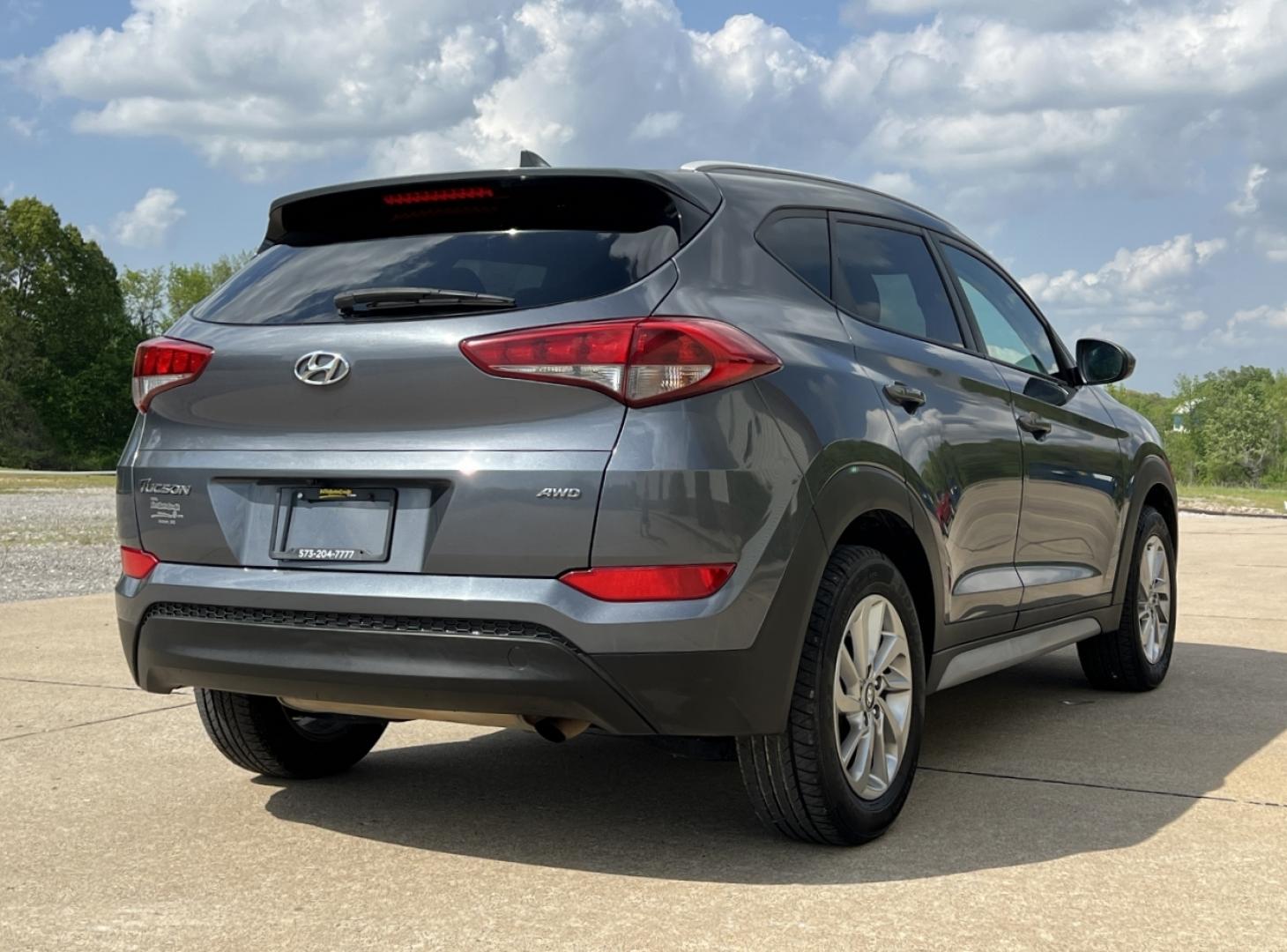 2018 GRAY /Gray Cloth Hyundai Tucson SE AWD (KM8J3CA46JU) with an 2.0L 4 Cyl. engine, Automatic transmission, located at 2990 Old Orchard Rd., Jackson, MO, 63755, 37.354214, -89.612106 - 2018 Hyundai Tucson SEL 124xxx miles All Wheel Drive 2.0L 4 Cyl. Automatic Backup Camera Power Driver Seat Heated Seats Bluetooth Cruise Power Windows/Locks/Mirrors We have financing available and we accept trades! Fill out a credit application on our website or come by today! If you hav - Photo#8