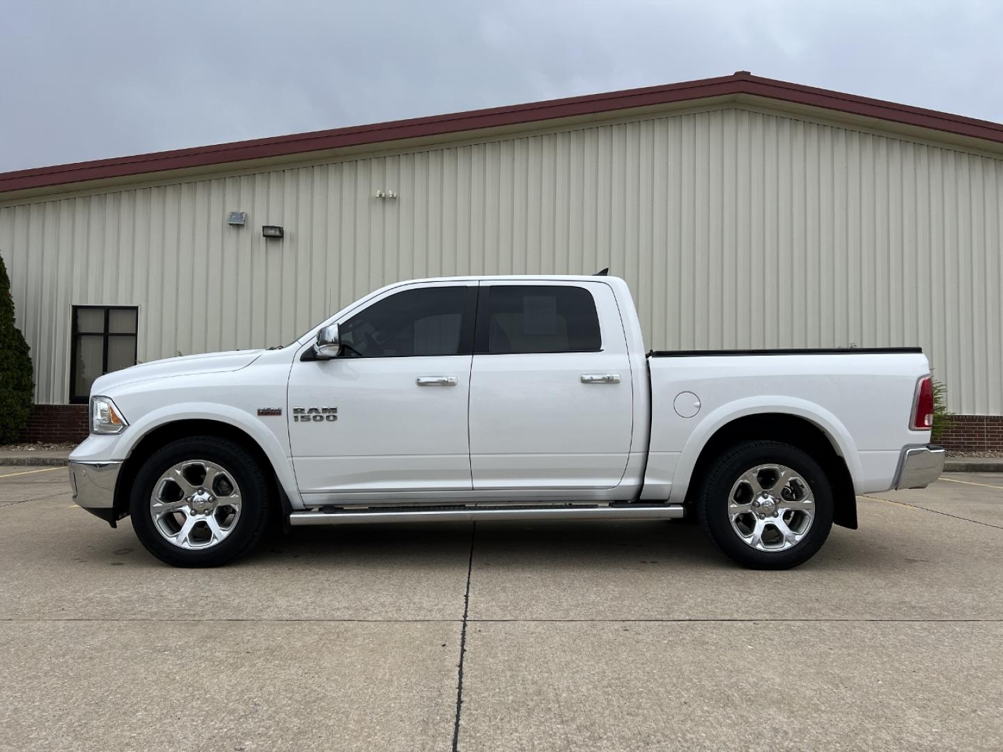 2018 WHITE /Black Leather RAM 1500 Laramie Crew Cab SWB 4WD (1C6RR7NT3JS) with an 5.7L V8 engine, Automatic transmission, located at 2990 Old Orchard Rd., Jackson, MO, 63755, 37.354214, -89.612106 - 2018 Ram 1500 Laramie 1-Owner 98xxx miles 4x4 5.7L V8 HEMI Automatic Leather Navigation Power/Heated/Cooled Seats Heated Rear Seats Heated Steering Wheel Backup Camera Bluetooth Remote Start Cruise Power Windows/Locks/Mirrors We have financing available and we accept trades! Fill out - Photo#10