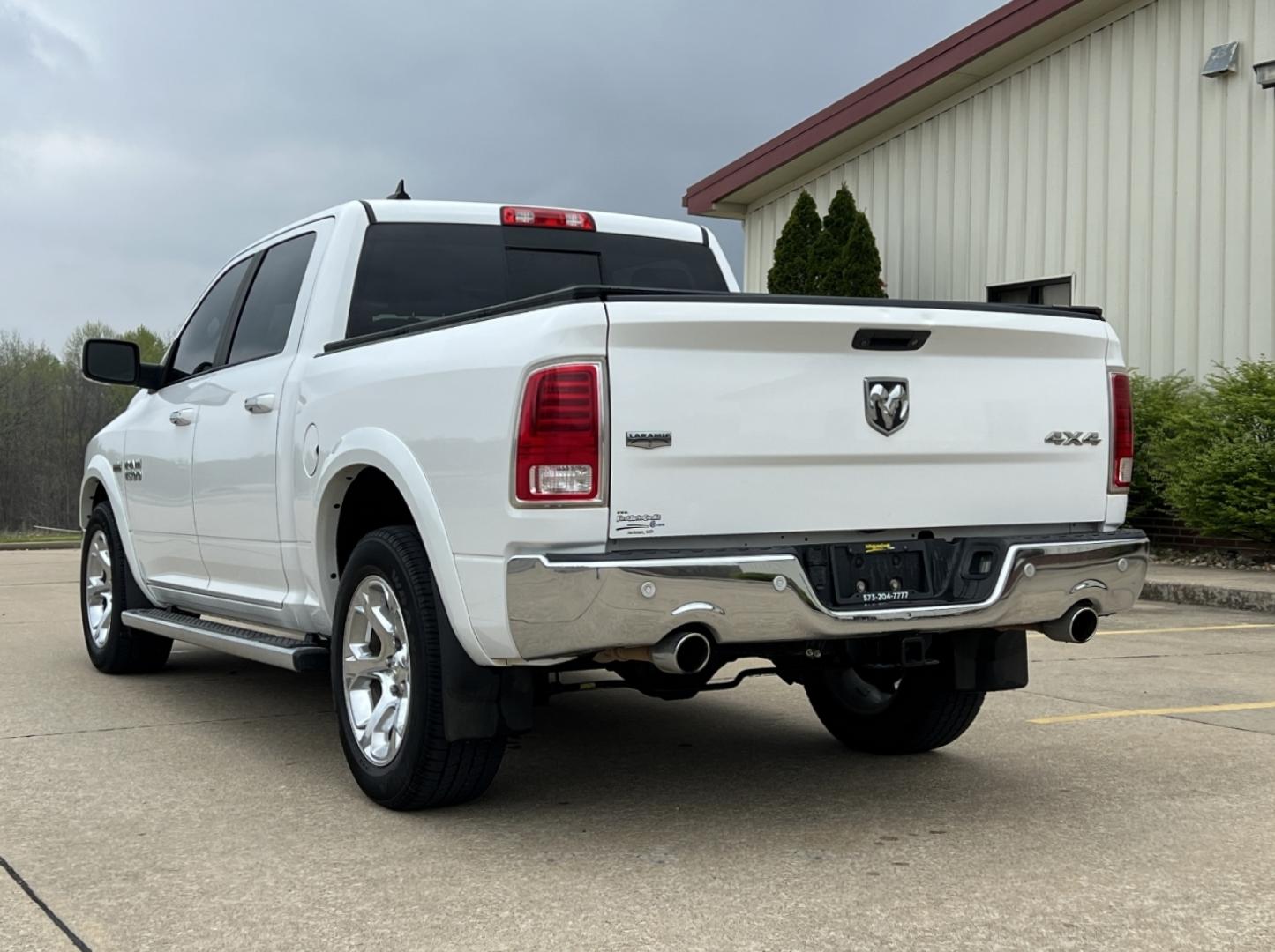 2018 WHITE /Black Leather RAM 1500 Laramie Crew Cab SWB 4WD (1C6RR7NT3JS) with an 5.7L V8 engine, Automatic transmission, located at 2990 Old Orchard Rd., Jackson, MO, 63755, 37.354214, -89.612106 - 2018 Ram 1500 Laramie 1-Owner 98xxx miles 4x4 5.7L V8 HEMI Automatic Leather Navigation Power/Heated/Cooled Seats Heated Rear Seats Heated Steering Wheel Backup Camera Bluetooth Remote Start Cruise Power Windows/Locks/Mirrors We have financing available and we accept trades! Fill out - Photo#13