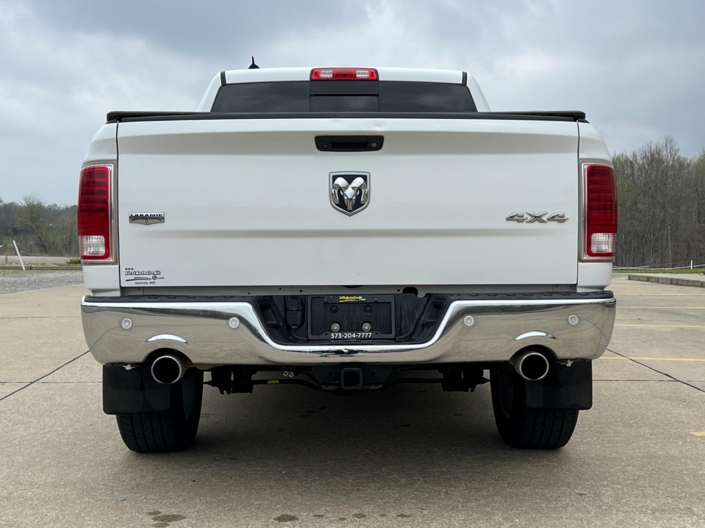 2018 WHITE /Black Leather RAM 1500 Laramie Crew Cab SWB 4WD (1C6RR7NT3JS) with an 5.7L V8 engine, Automatic transmission, located at 2990 Old Orchard Rd., Jackson, MO, 63755, 37.354214, -89.612106 - 2018 Ram 1500 Laramie 1-Owner 98xxx miles 4x4 5.7L V8 HEMI Automatic Leather Navigation Power/Heated/Cooled Seats Heated Rear Seats Heated Steering Wheel Backup Camera Bluetooth Remote Start Cruise Power Windows/Locks/Mirrors We have financing available and we accept trades! Fill out - Photo#14