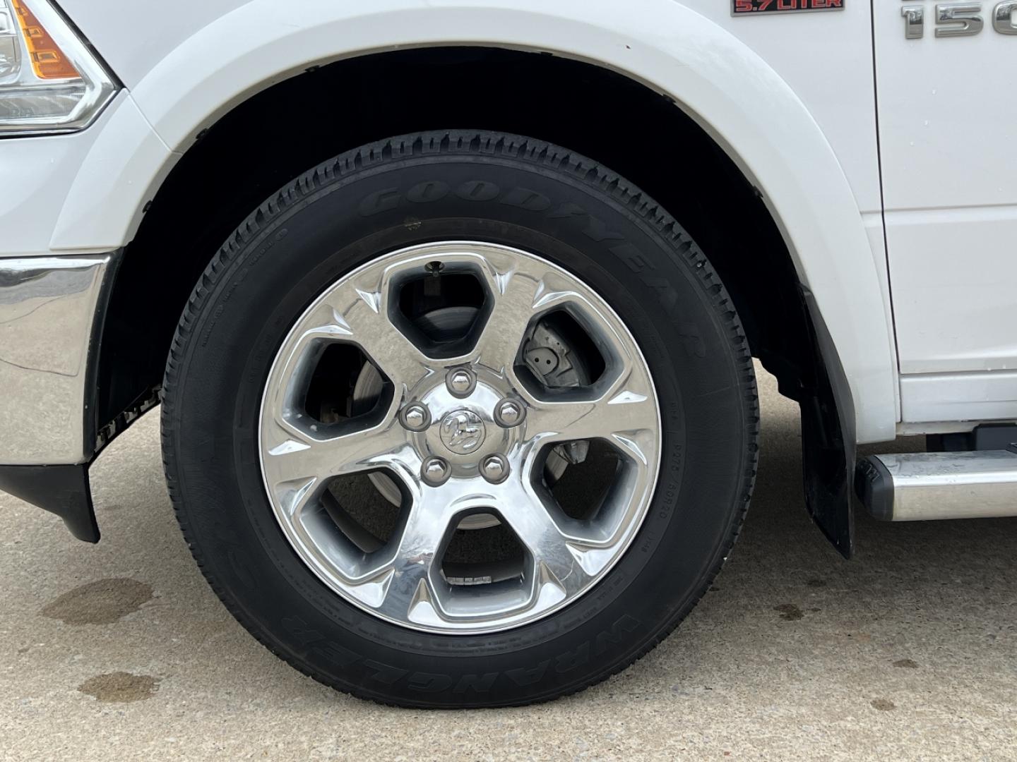 2018 WHITE /Black Leather RAM 1500 Laramie Crew Cab SWB 4WD (1C6RR7NT3JS) with an 5.7L V8 engine, Automatic transmission, located at 2990 Old Orchard Rd., Jackson, MO, 63755, 37.354214, -89.612106 - 2018 Ram 1500 Laramie 1-Owner 98xxx miles 4x4 5.7L V8 HEMI Automatic Leather Navigation Power/Heated/Cooled Seats Heated Rear Seats Heated Steering Wheel Backup Camera Bluetooth Remote Start Cruise Power Windows/Locks/Mirrors We have financing available and we accept trades! Fill out - Photo#39