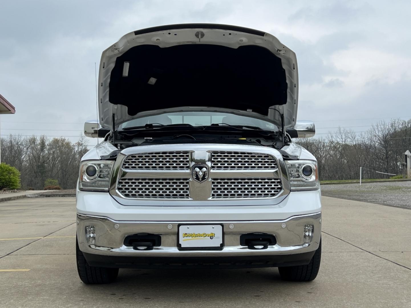 2018 WHITE /Black Leather RAM 1500 Laramie Crew Cab SWB 4WD (1C6RR7NT3JS) with an 5.7L V8 engine, Automatic transmission, located at 2990 Old Orchard Rd., Jackson, MO, 63755, 37.354214, -89.612106 - 2018 Ram 1500 Laramie 1-Owner 98xxx miles 4x4 5.7L V8 HEMI Automatic Leather Navigation Power/Heated/Cooled Seats Heated Rear Seats Heated Steering Wheel Backup Camera Bluetooth Remote Start Cruise Power Windows/Locks/Mirrors We have financing available and we accept trades! Fill out - Photo#37
