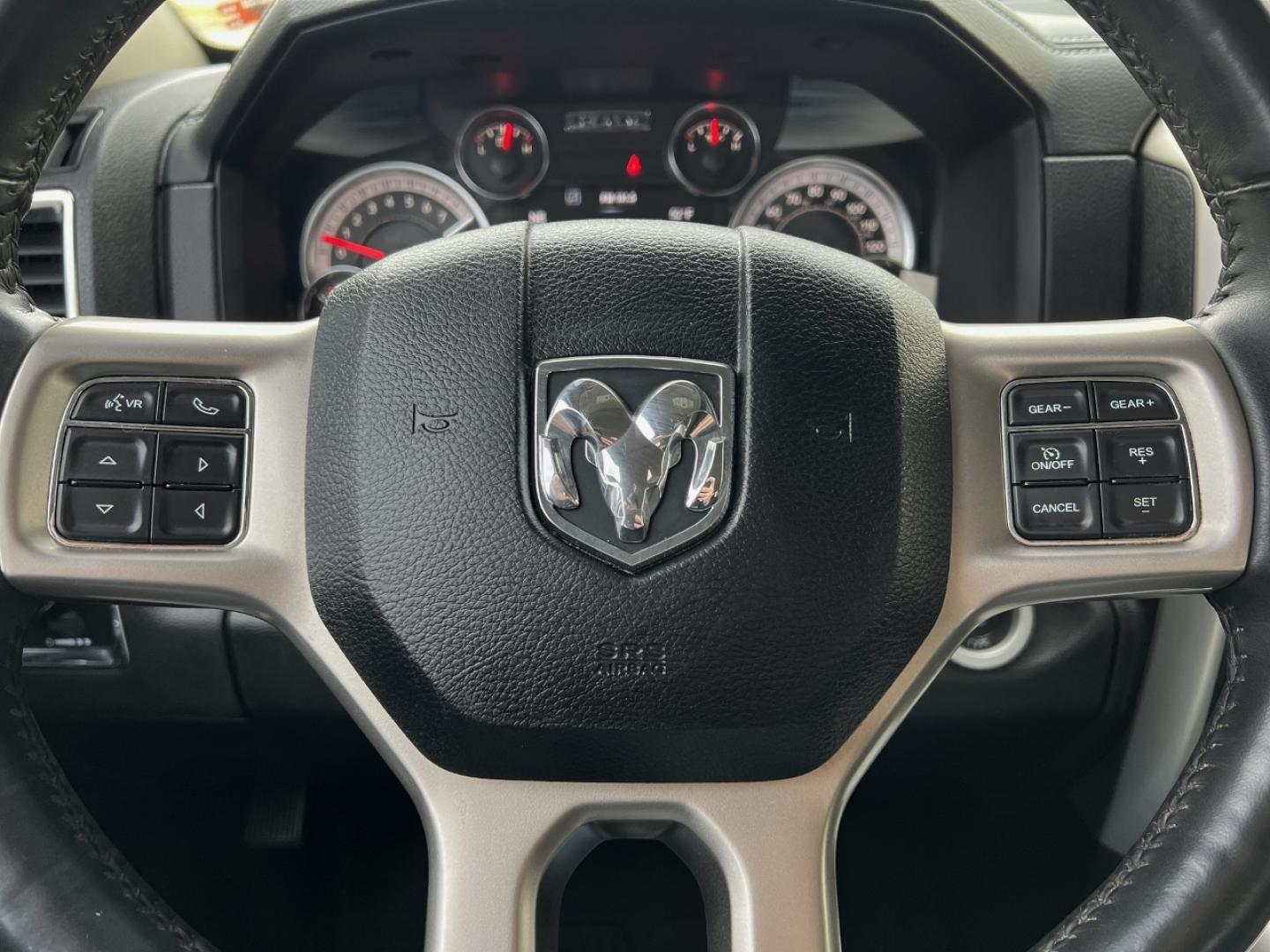 2018 WHITE /Black Leather RAM 1500 Laramie Crew Cab SWB 4WD (1C6RR7NT3JS) with an 5.7L V8 engine, Automatic transmission, located at 2990 Old Orchard Rd., Jackson, MO, 63755, 37.354214, -89.612106 - 2018 Ram 1500 Laramie 1-Owner 98xxx miles 4x4 5.7L V8 HEMI Automatic Leather Navigation Power/Heated/Cooled Seats Heated Rear Seats Heated Steering Wheel Backup Camera Bluetooth Remote Start Cruise Power Windows/Locks/Mirrors We have financing available and we accept trades! Fill out - Photo#26