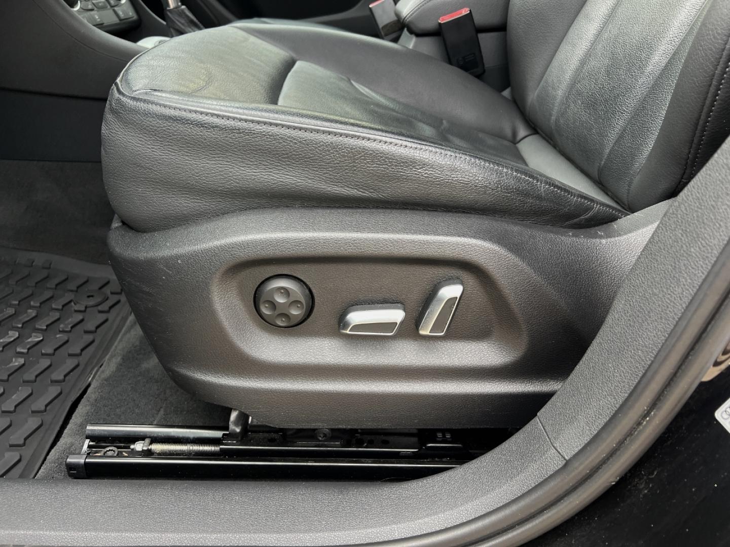 2017 BLACK /Black Leather Audi Q3 Premium quattro (WA1ECCFS0HR) with an 2.0L 4 Cyl. engine, Automatic transmission, located at 2990 Old Orchard Rd., Jackson, MO, 63755, 37.354214, -89.612106 - 2017 Audi Q3 Premium 120xxx miles All Wheel Drive 2.0L 4 Cyl. Automatic Leather Power/Heated Seats Backup Camera Sunroof Bluetooth Cruise Power Windows/Locks/Mirrors We have financing available and we accept trades! Fill out a credit application on our website or come by today! If you h - Photo#5