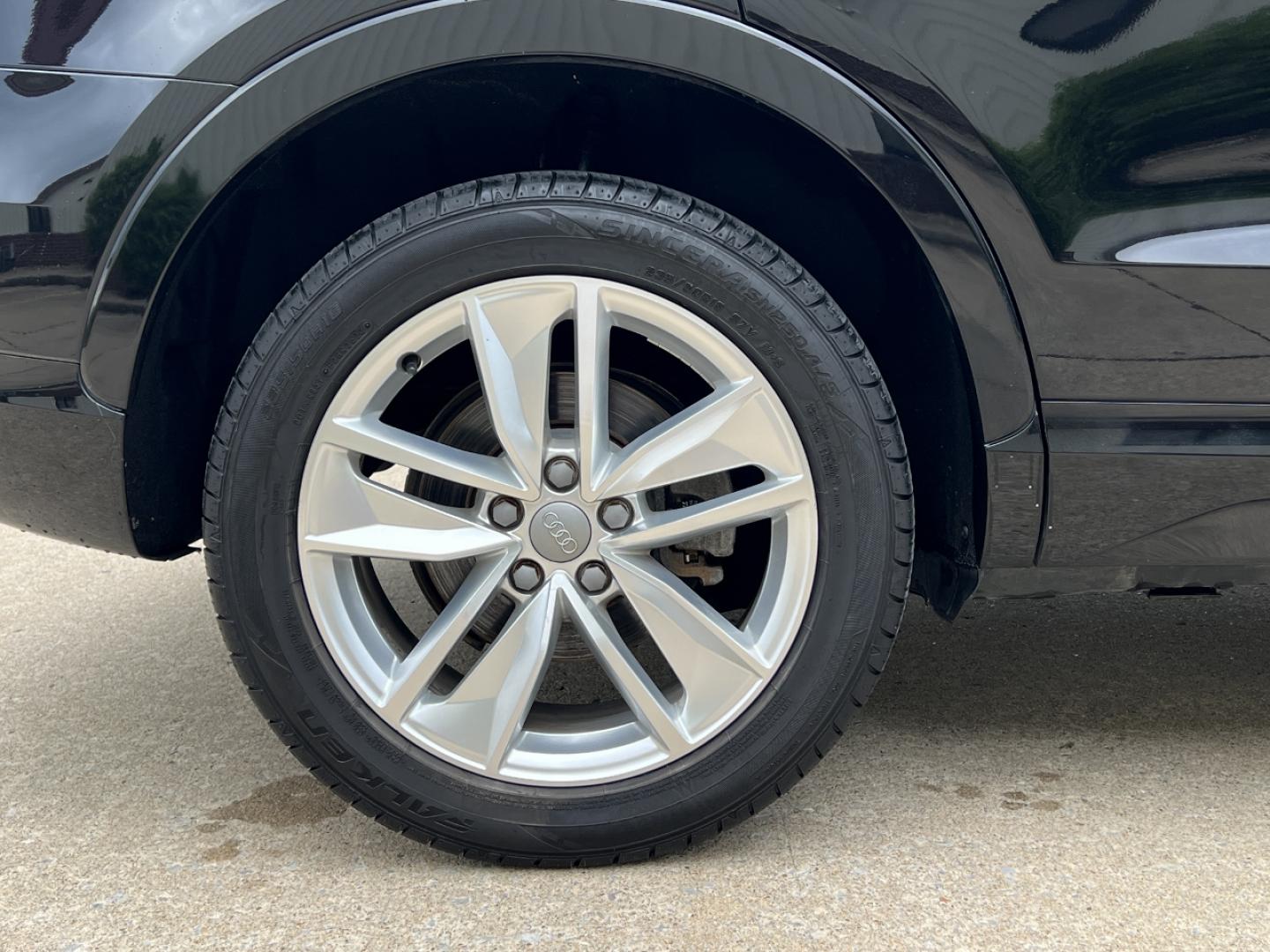 2017 BLACK /Black Leather Audi Q3 Premium quattro (WA1ECCFS0HR) with an 2.0L 4 Cyl. engine, Automatic transmission, located at 2990 Old Orchard Rd., Jackson, MO, 63755, 37.354214, -89.612106 - 2017 Audi Q3 Premium 120xxx miles All Wheel Drive 2.0L 4 Cyl. Automatic Leather Power/Heated Seats Backup Camera Sunroof Bluetooth Cruise Power Windows/Locks/Mirrors We have financing available and we accept trades! Fill out a credit application on our website or come by today! If you h - Photo#40