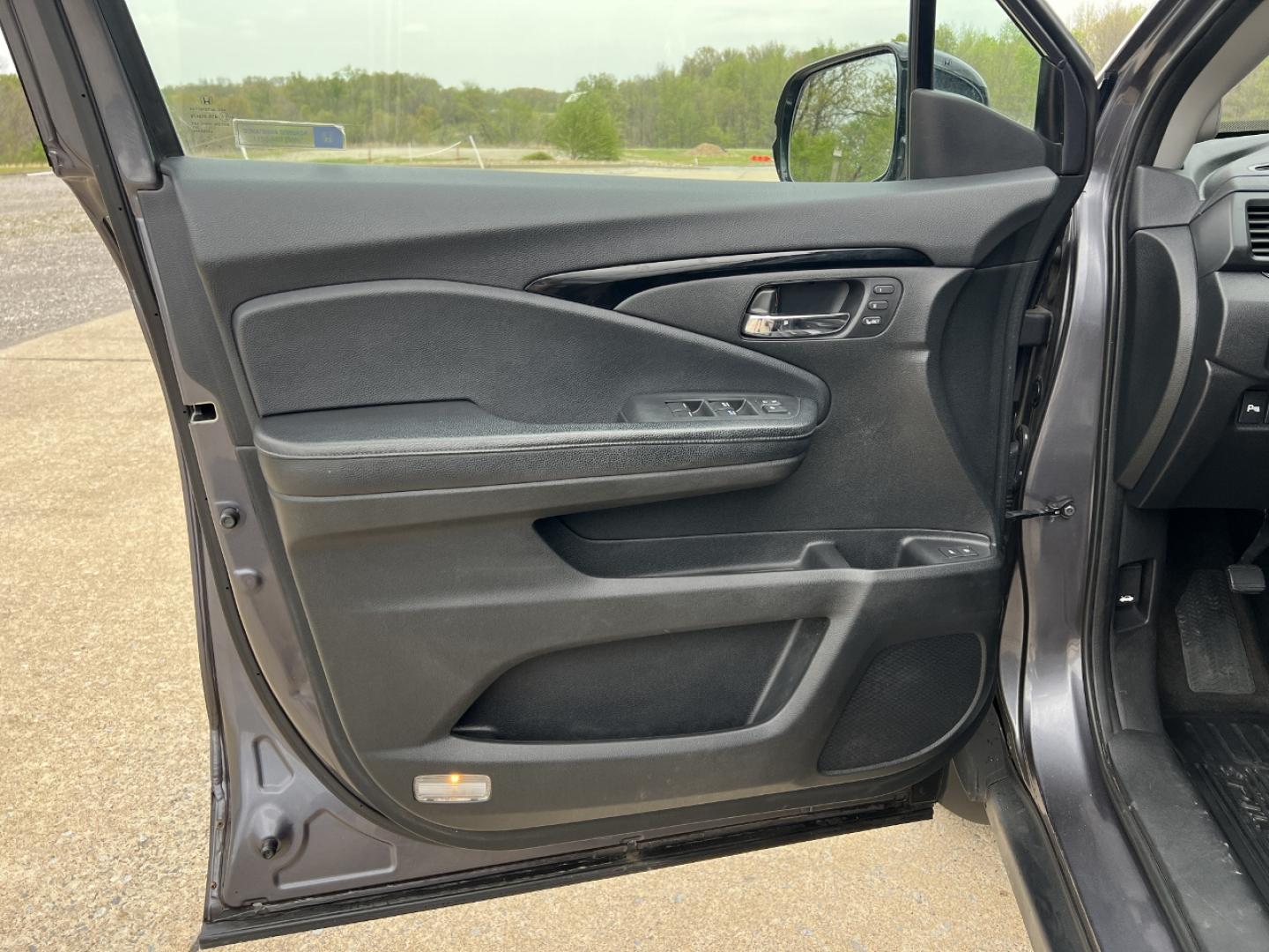 2017 GRAY /Black Leather Honda Pilot Touring 4WD (5FNYF6H92HB) with an 3.5L V6 engine, Automatic transmission, located at 2990 Old Orchard Rd., Jackson, MO, 63755, 37.354214, -89.612106 - 2017 Honda Pilot Touring 157xxx miles All Wheel Drive 3.5L V6 Automatic Leather 3rd Row Power/Heated Seats Rear Entertainment Backup Camera Sunroof Bluetooth Remote Start Cruise Power Windows/Locks/Mirrors We have financing available and we accept trades! Fill out a credit application - Photo#15