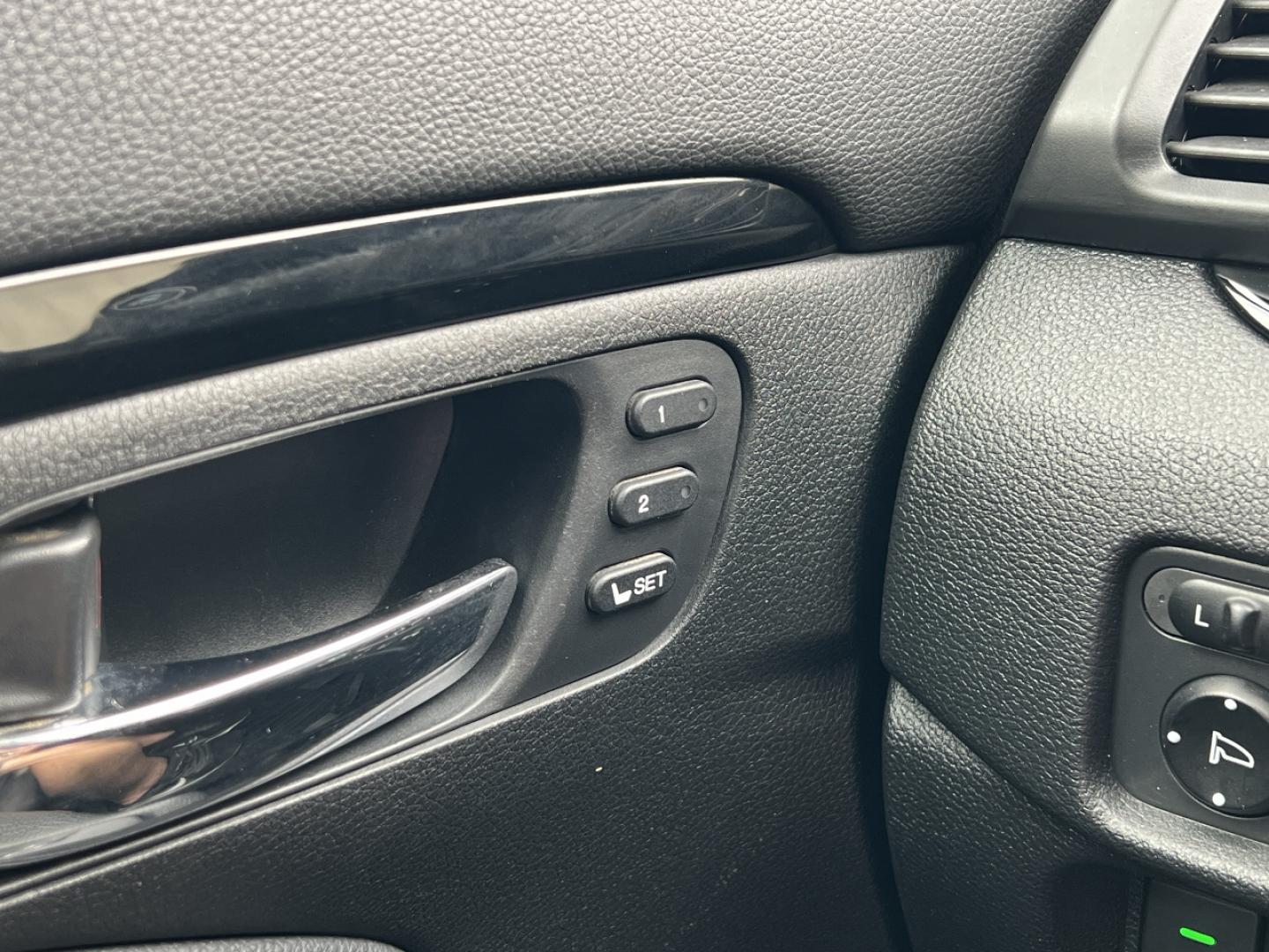 2017 GRAY /Black Leather Honda Pilot Touring 4WD (5FNYF6H92HB) with an 3.5L V6 engine, Automatic transmission, located at 2990 Old Orchard Rd., Jackson, MO, 63755, 37.354214, -89.612106 - 2017 Honda Pilot Touring 157xxx miles All Wheel Drive 3.5L V6 Automatic Leather 3rd Row Power/Heated Seats Rear Entertainment Backup Camera Sunroof Bluetooth Remote Start Cruise Power Windows/Locks/Mirrors We have financing available and we accept trades! Fill out a credit application - Photo#34