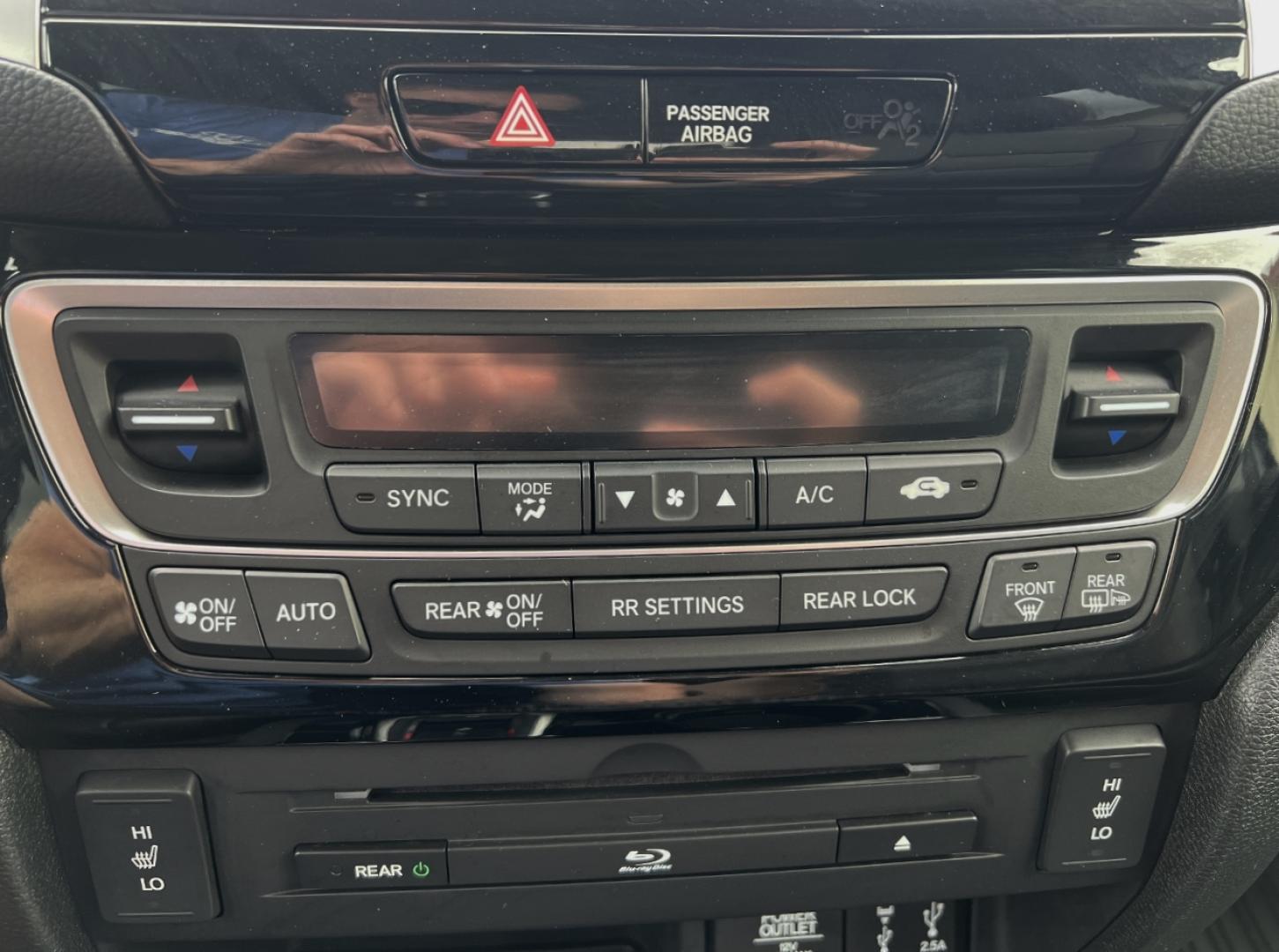 2017 GRAY /Black Leather Honda Pilot Touring 4WD (5FNYF6H92HB) with an 3.5L V6 engine, Automatic transmission, located at 2990 Old Orchard Rd., Jackson, MO, 63755, 37.354214, -89.612106 - 2017 Honda Pilot Touring 157xxx miles All Wheel Drive 3.5L V6 Automatic Leather 3rd Row Power/Heated Seats Rear Entertainment Backup Camera Sunroof Bluetooth Remote Start Cruise Power Windows/Locks/Mirrors We have financing available and we accept trades! Fill out a credit application - Photo#31
