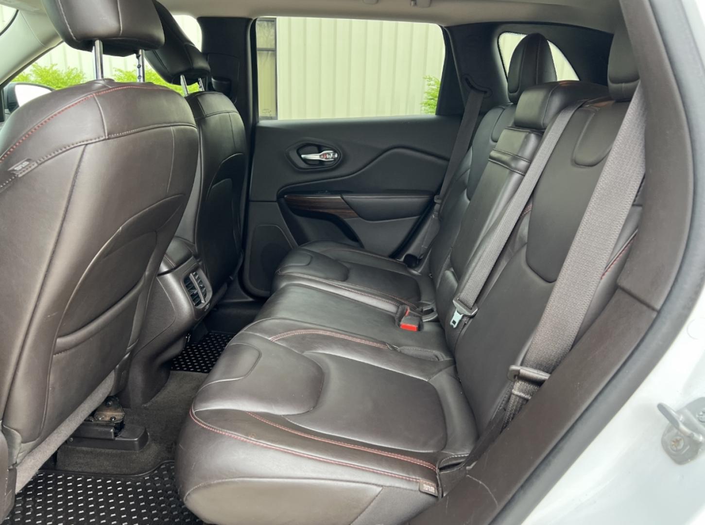 2014 WHITE /Brown Leather Jeep Cherokee Trailhawk 4WD (1C4PJMBS0EW) with an 3.2L V6 engine, Automatic transmission, located at 2990 Old Orchard Rd., Jackson, MO, 63755, 37.354214, -89.612106 - 2014 Jeep Cherokee Trailhawk 138xxx miles 4 Wheel Drive 3.2L V6 Automatic Leather Navigation Backup Camera Power Driver Seat Heated Seats Heated Steering Wheel Sunroof Bluetooth Remote Start Cruise Power Windows/Locks/Mirrors We have financing available and we accept trades! Fill out - Photo#20