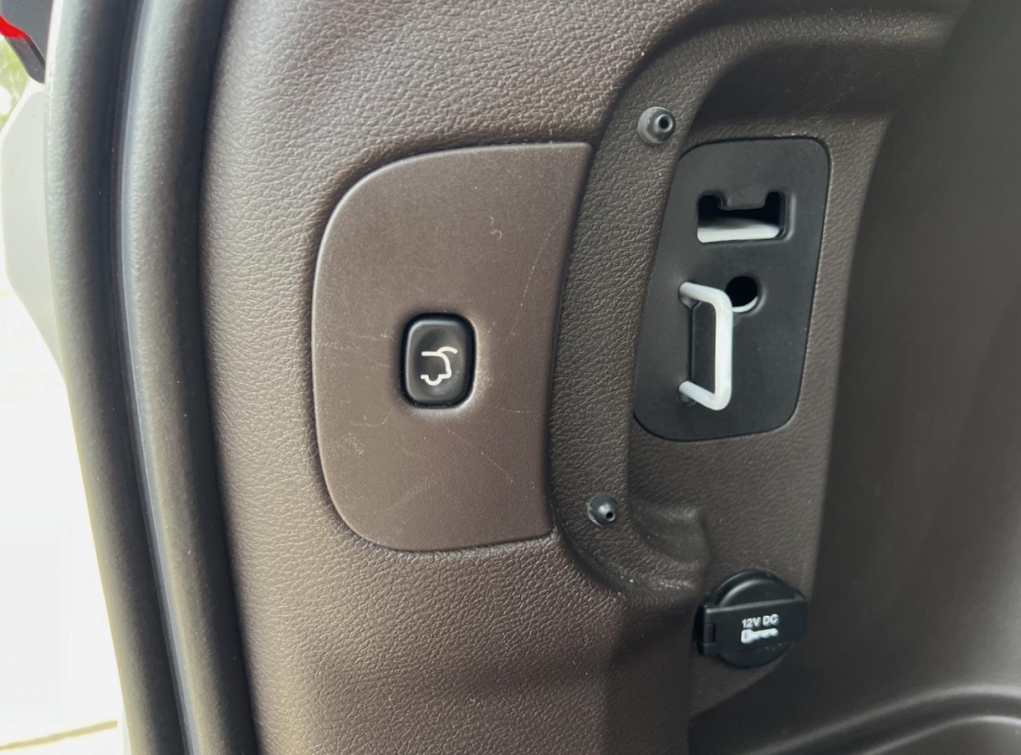 2014 WHITE /Brown Leather Jeep Cherokee Trailhawk 4WD (1C4PJMBS0EW) with an 3.2L V6 engine, Automatic transmission, located at 2990 Old Orchard Rd., Jackson, MO, 63755, 37.354214, -89.612106 - 2014 Jeep Cherokee Trailhawk 138xxx miles 4 Wheel Drive 3.2L V6 Automatic Leather Navigation Backup Camera Power Driver Seat Heated Seats Heated Steering Wheel Sunroof Bluetooth Remote Start Cruise Power Windows/Locks/Mirrors We have financing available and we accept trades! Fill out - Photo#24