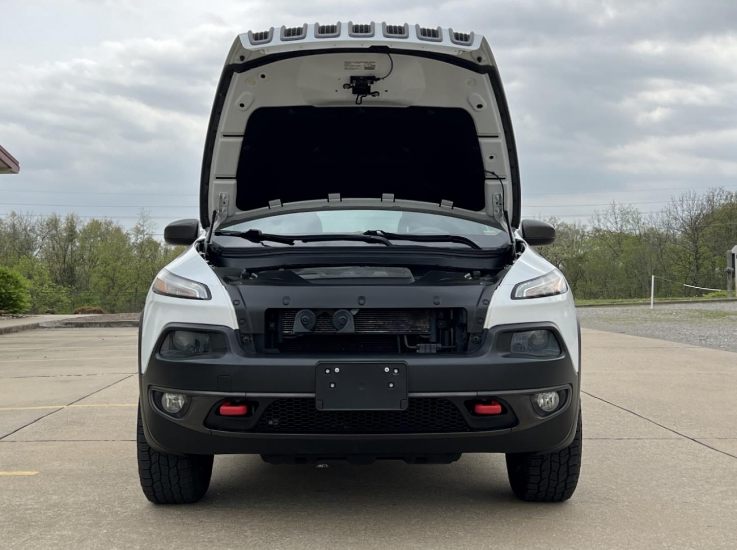 2014 WHITE /Brown Leather Jeep Cherokee Trailhawk 4WD (1C4PJMBS0EW) with an 3.2L V6 engine, Automatic transmission, located at 2990 Old Orchard Rd., Jackson, MO, 63755, 37.354214, -89.612106 - 2014 Jeep Cherokee Trailhawk 138xxx miles 4 Wheel Drive 3.2L V6 Automatic Leather Navigation Backup Camera Power Driver Seat Heated Seats Heated Steering Wheel Sunroof Bluetooth Remote Start Cruise Power Windows/Locks/Mirrors We have financing available and we accept trades! Fill out - Photo#37