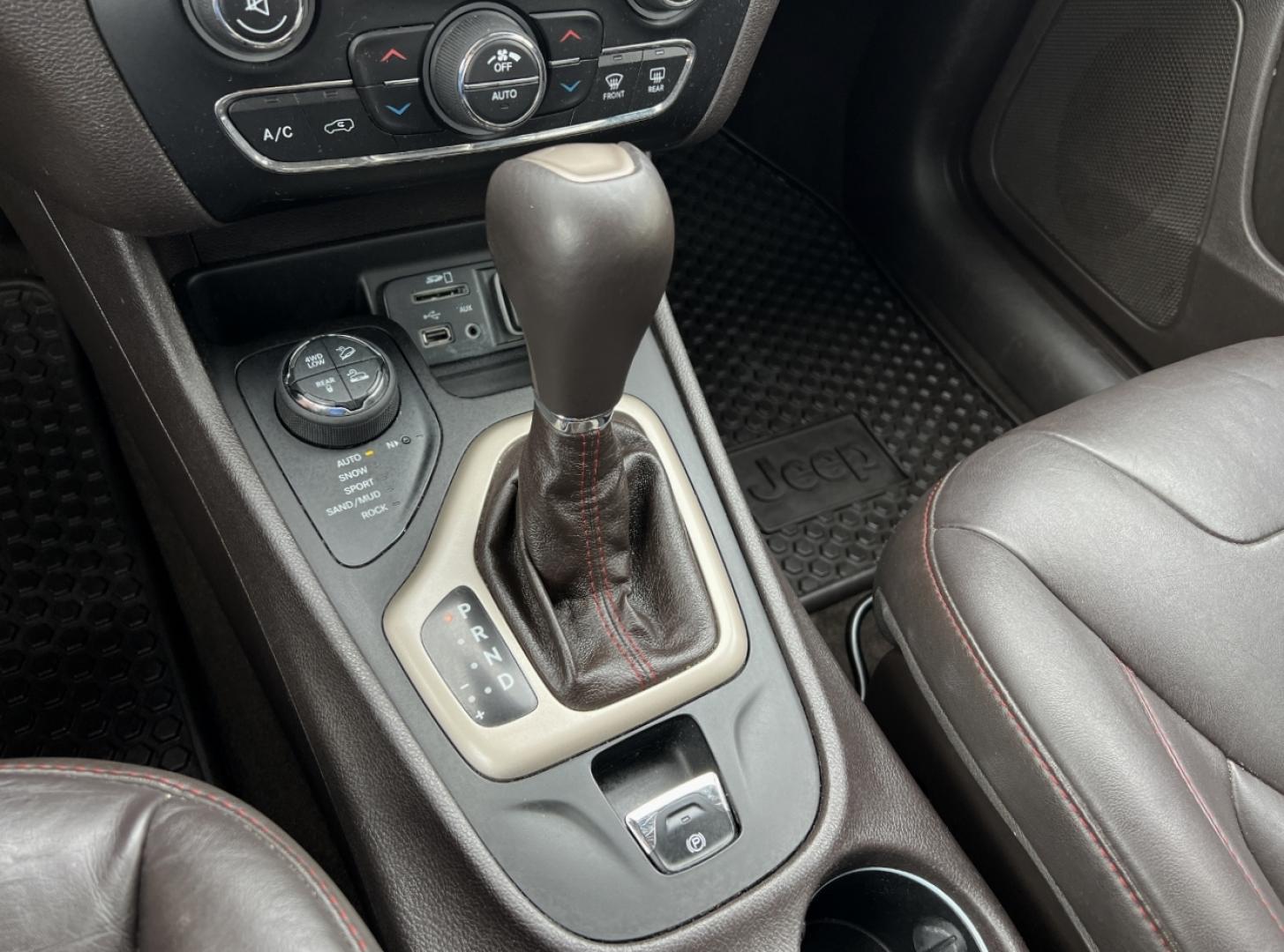 2014 WHITE /Brown Leather Jeep Cherokee Trailhawk 4WD (1C4PJMBS0EW) with an 3.2L V6 engine, Automatic transmission, located at 2990 Old Orchard Rd., Jackson, MO, 63755, 37.354214, -89.612106 - 2014 Jeep Cherokee Trailhawk 138xxx miles 4 Wheel Drive 3.2L V6 Automatic Leather Navigation Backup Camera Power Driver Seat Heated Seats Heated Steering Wheel Sunroof Bluetooth Remote Start Cruise Power Windows/Locks/Mirrors We have financing available and we accept trades! Fill out - Photo#28