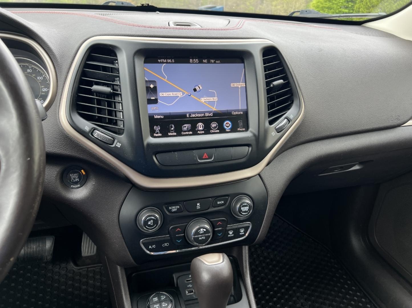 2014 WHITE /Brown Leather Jeep Cherokee Trailhawk 4WD (1C4PJMBS0EW) with an 3.2L V6 engine, Automatic transmission, located at 2990 Old Orchard Rd., Jackson, MO, 63755, 37.354214, -89.612106 - 2014 Jeep Cherokee Trailhawk 138xxx miles 4 Wheel Drive 3.2L V6 Automatic Leather Navigation Backup Camera Power Driver Seat Heated Seats Heated Steering Wheel Sunroof Bluetooth Remote Start Cruise Power Windows/Locks/Mirrors We have financing available and we accept trades! Fill out - Photo#29