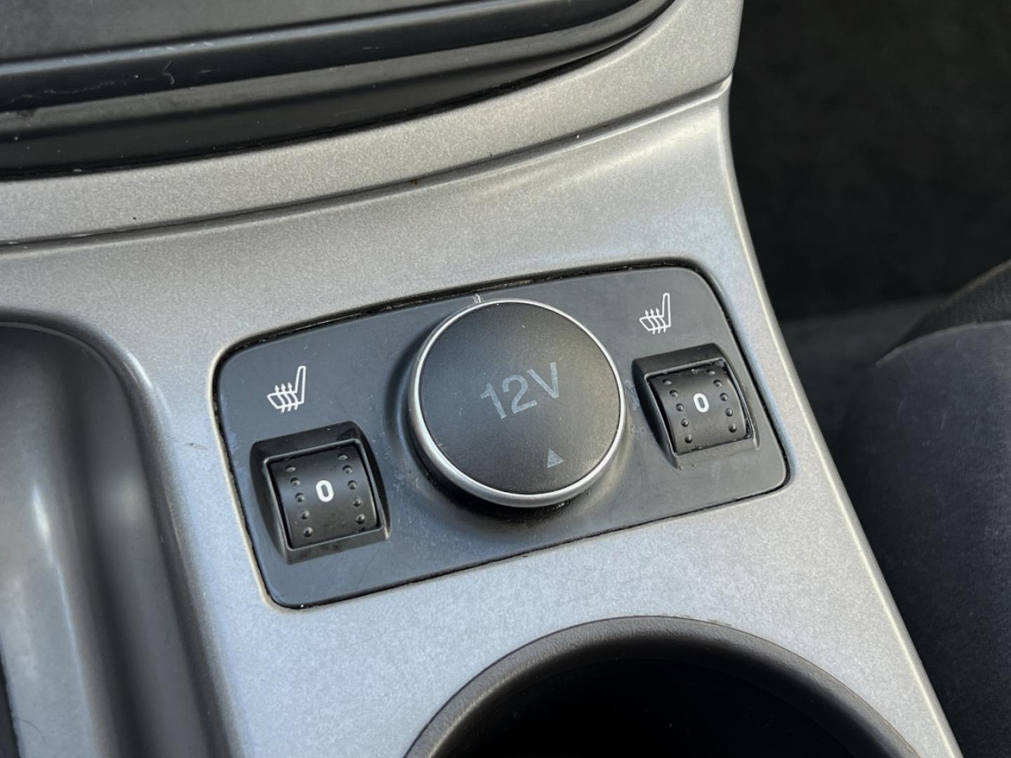 2014 GRAY /Black Leather Ford Escape SE FWD (1FMCU0GX1EU) with an 1.6L 4 Cyl. engine, Automatic transmission, located at 2990 Old Orchard Rd., Jackson, MO, 63755, 37.354214, -89.612106 - 2014 Ford Escape SE Only 90xxx miles Front Wheel Drive 1.6L 4 Cyl. Automatic Leather Power Driver Seat Heated Seats Backup Camera Bluetooth Cruise Power Windows/Locks/Mirrors We have financing available and we accept trades! Fill out a credit application on our website or come by today! - Photo#4