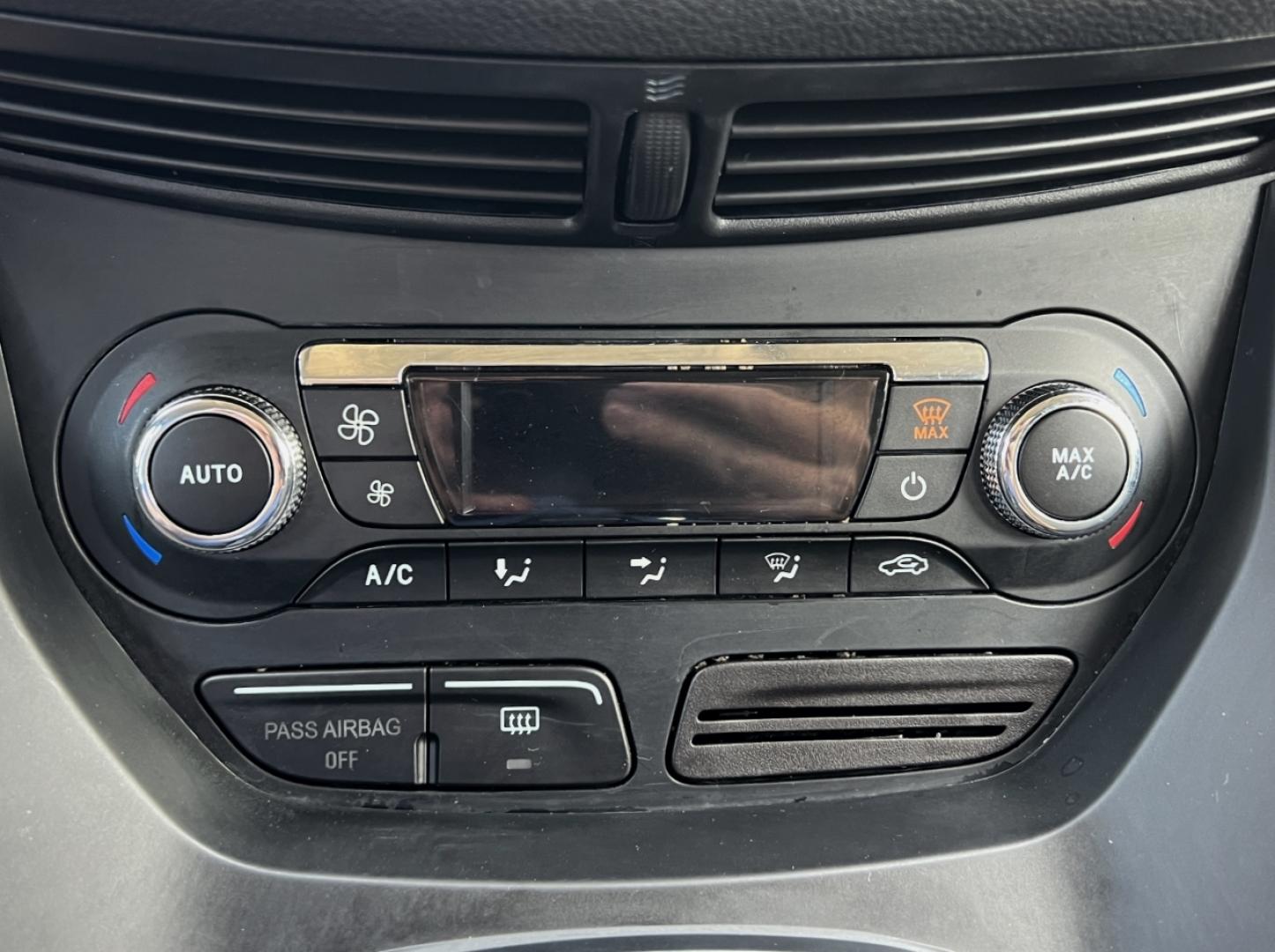 2014 GRAY /Black Leather Ford Escape SE FWD (1FMCU0GX1EU) with an 1.6L 4 Cyl. engine, Automatic transmission, located at 2990 Old Orchard Rd., Jackson, MO, 63755, 37.354214, -89.612106 - 2014 Ford Escape SE Only 90xxx miles Front Wheel Drive 1.6L 4 Cyl. Automatic Leather Power Driver Seat Heated Seats Backup Camera Bluetooth Cruise Power Windows/Locks/Mirrors We have financing available and we accept trades! Fill out a credit application on our website or come by today! - Photo#25