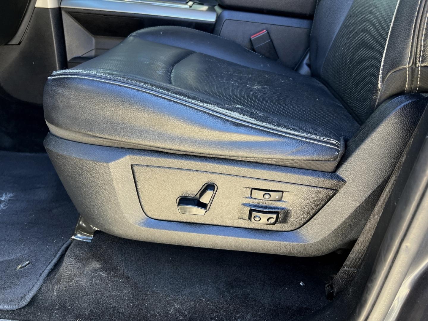 2015 BLUE /Black Leather RAM 1500 Laramie Crew Cab SWB 4WD (1C6RR7NT1FS) with an 5.7L V8 HEMI engine, Automatic transmission, located at 2990 Old Orchard Rd., Jackson, MO, 63755, 37.354214, -89.612106 - 2015 Ram 1500 Laramie 191xxx miles 4x4 5.7L V8 HEMI Automatic Leather Power/Heated/Cooled Seats Heated Rear Seats Heated Steering Wheel Backup Camera Bluetooth Remote Start Cruise Power Windows/Locks/Mirrors We have financing available and we accept trades! Fill out a credit applicatio - Photo#5