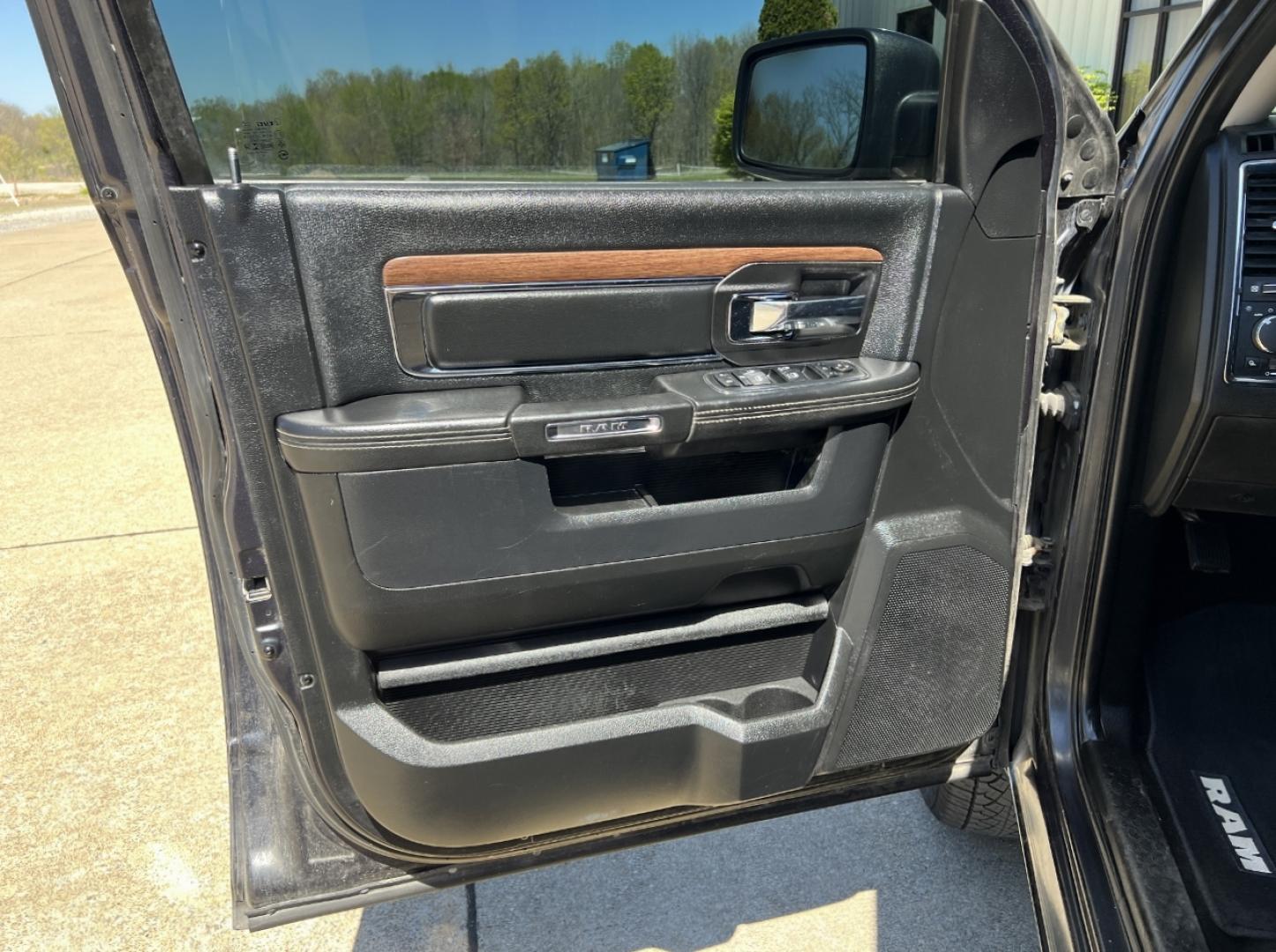 2015 BLUE /Black Leather RAM 1500 Laramie Crew Cab SWB 4WD (1C6RR7NT1FS) with an 5.7L V8 HEMI engine, Automatic transmission, located at 2990 Old Orchard Rd., Jackson, MO, 63755, 37.354214, -89.612106 - 2015 Ram 1500 Laramie 191xxx miles 4x4 5.7L V8 HEMI Automatic Leather Power/Heated/Cooled Seats Heated Rear Seats Heated Steering Wheel Backup Camera Bluetooth Remote Start Cruise Power Windows/Locks/Mirrors We have financing available and we accept trades! Fill out a credit applicatio - Photo#15