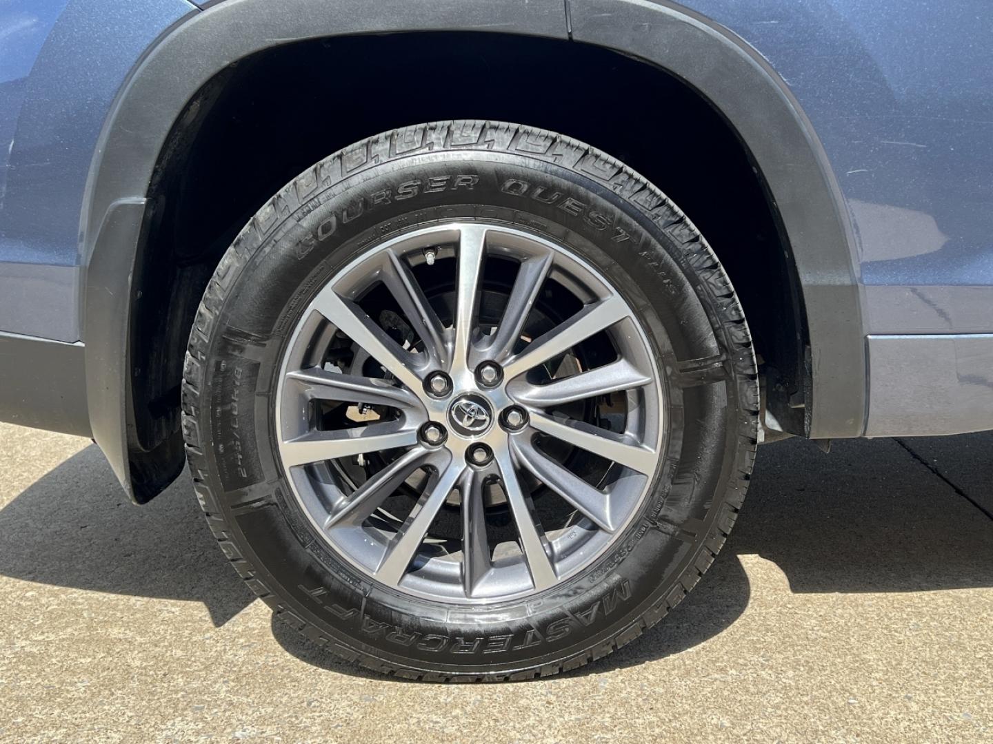2017 BLUE /Tan Leather Toyota Highlander XLE AWD V6 (5TDJZRFH6HS) with an 3.5L V6 engine, Automatic transmission, located at 2990 Old Orchard Rd., Jackson, MO, 63755, 37.354214, -89.612106 - 2017 Toyota Highlander SE Local 1-Owner 140xxx miles All Wheel Drive 3.5L V6 Automatic Leather 3rd Row Navigation Power/Heated Seats Backup Camera Sunroof Bluetooth Cruise Power Windows/Locks/Mirrors We have financing available and we accept trades! Fill out a credit application on ou - Photo#41