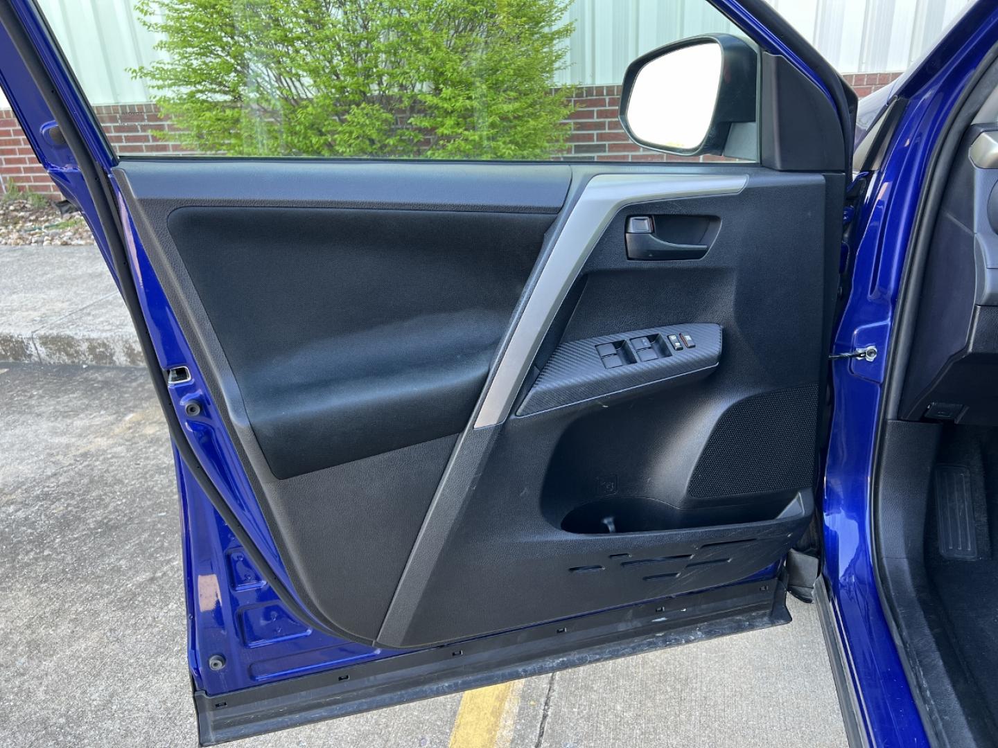 2015 BLUE /Black Cloth Toyota RAV4 LE AWD (2T3BFREV5FW) with an 2.5L 4 Cyl. engine, Automatic transmission, located at 2990 Old Orchard Rd., Jackson, MO, 63755, 37.354214, -89.612106 - 2015 Toyota RAV4 LE 153xxx miles All Wheel Drive 2.5L 4 Cyl. Automatic Backup Camera Bluetooth Cruise Power Windows/Locks/Mirrors We have financing available and we accept trades! Fill out a credit application on our website or come by today! If you have any questions, give us a call at (5 - Photo#10