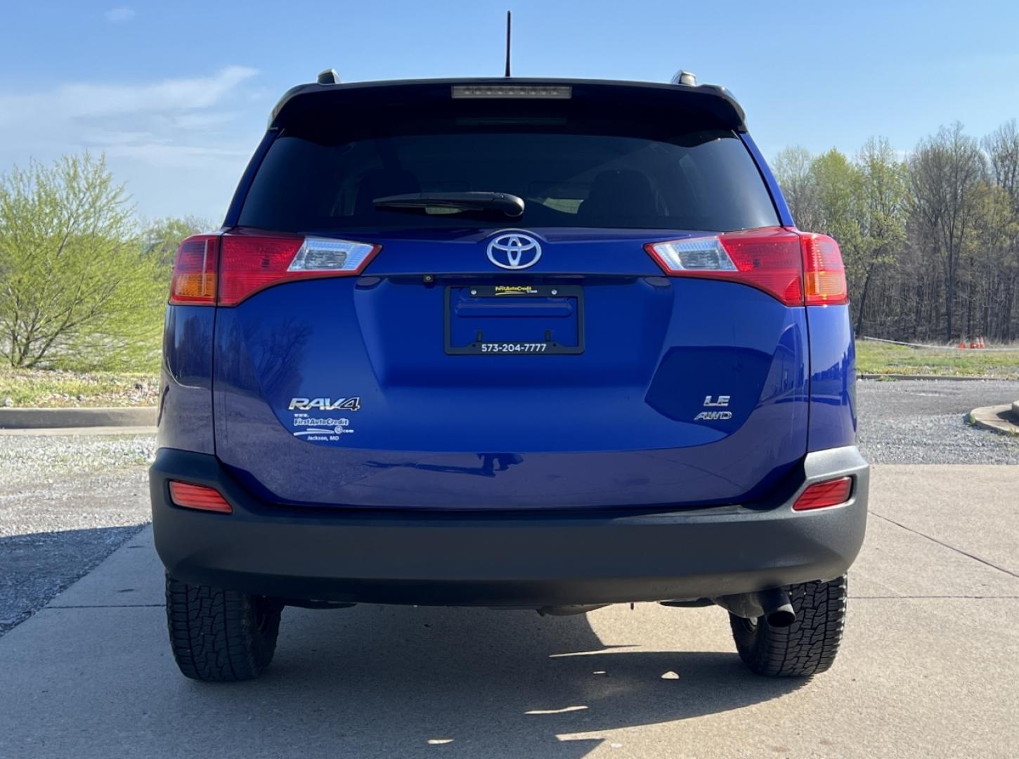 2015 BLUE /Black Cloth Toyota RAV4 LE AWD (2T3BFREV5FW) with an 2.5L 4 Cyl. engine, Automatic transmission, located at 2990 Old Orchard Rd., Jackson, MO, 63755, 37.354214, -89.612106 - 2015 Toyota RAV4 LE 153xxx miles All Wheel Drive 2.5L 4 Cyl. Automatic Backup Camera Bluetooth Cruise Power Windows/Locks/Mirrors We have financing available and we accept trades! Fill out a credit application on our website or come by today! If you have any questions, give us a call at (5 - Photo#8