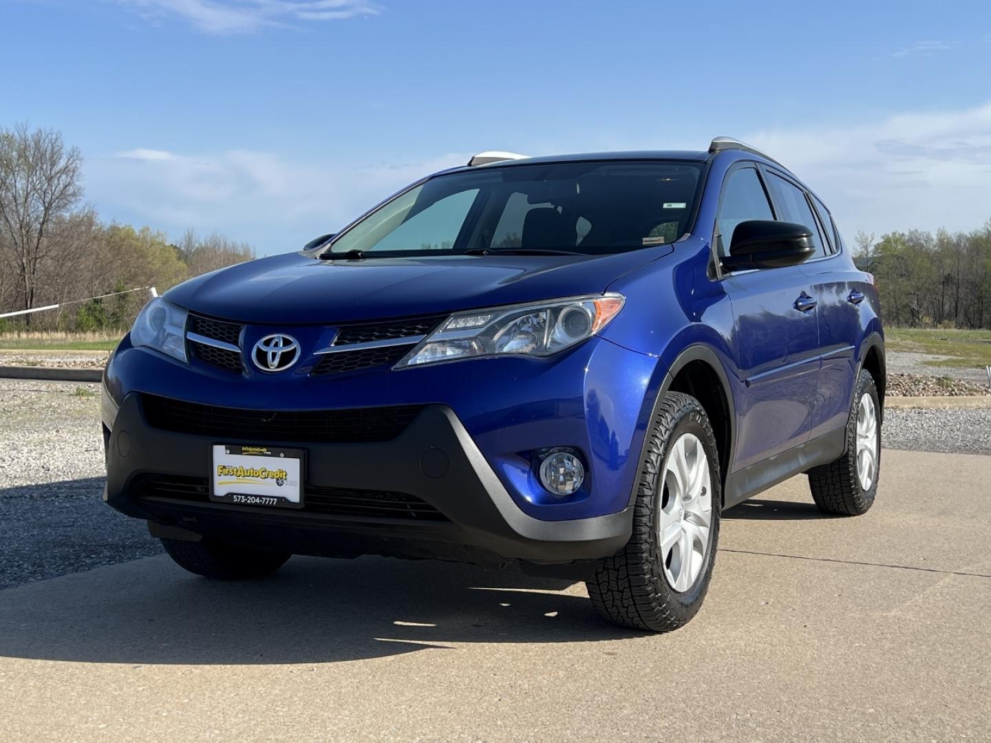 2015 BLUE /Black Cloth Toyota RAV4 LE AWD (2T3BFREV5FW) with an 2.5L 4 Cyl. engine, Automatic transmission, located at 2990 Old Orchard Rd., Jackson, MO, 63755, 37.354214, -89.612106 - 2015 Toyota RAV4 LE 153xxx miles All Wheel Drive 2.5L 4 Cyl. Automatic Backup Camera Bluetooth Cruise Power Windows/Locks/Mirrors We have financing available and we accept trades! Fill out a credit application on our website or come by today! If you have any questions, give us a call at (5 - Photo#3