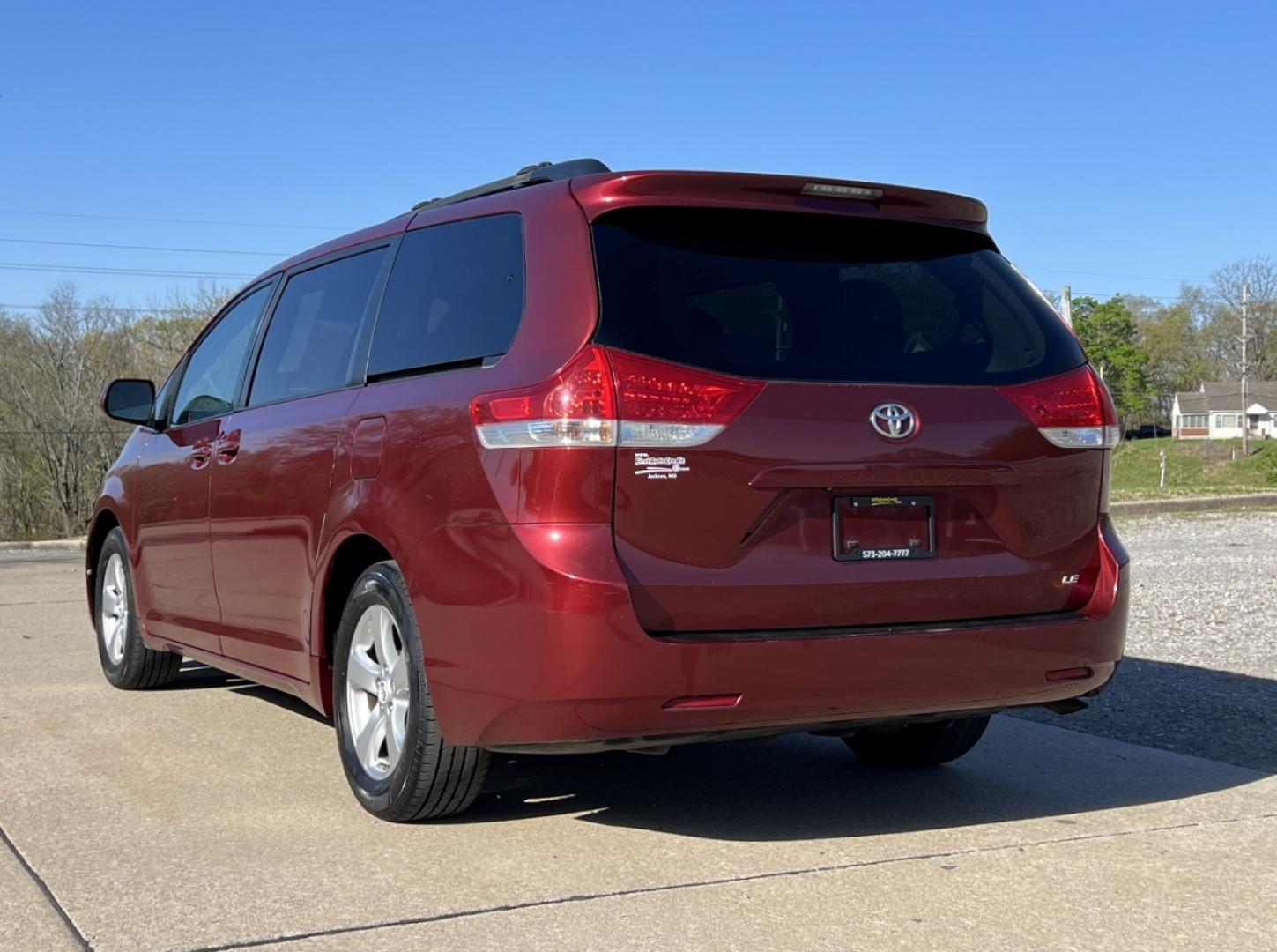 2011 MAROON /Gray Cloth Toyota Sienna LE 8-Pass V6 (5TDKK3DC4BS) with an 3.5L V6 engine, Automatic transmission, located at 2990 Old Orchard Rd., Jackson, MO, 63755, 37.354214, -89.612106 - 2011 Toyota Sienna LE Local 1-Owner 199xxx miles Front Wheel Drive 3.5L V6 Automatic 3rd Row Power Driver Seat Backup Camera Cruise Power Windows/Locks/Mirrors We have financing available and we accept trades! Fill out a credit application on our website or come by today! If you have any - Photo#8