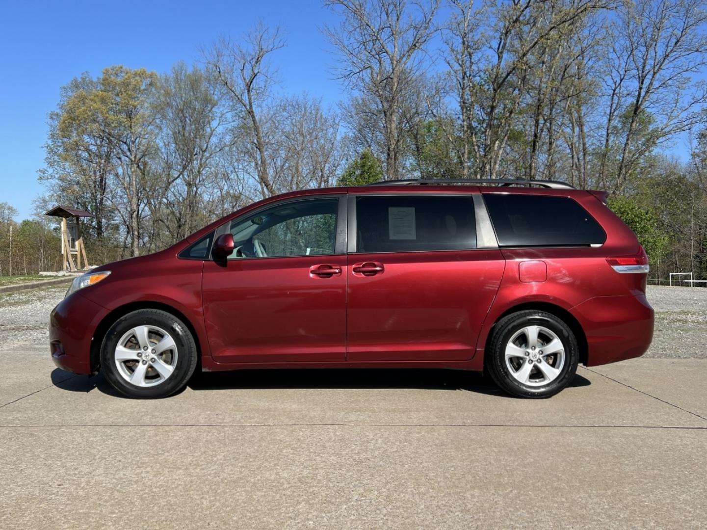 2011 MAROON /Gray Cloth Toyota Sienna LE 8-Pass V6 (5TDKK3DC4BS) with an 3.5L V6 engine, Automatic transmission, located at 2990 Old Orchard Rd., Jackson, MO, 63755, 37.354214, -89.612106 - 2011 Toyota Sienna LE Local 1-Owner 199xxx miles Front Wheel Drive 3.5L V6 Automatic 3rd Row Power Driver Seat Backup Camera Cruise Power Windows/Locks/Mirrors We have financing available and we accept trades! Fill out a credit application on our website or come by today! If you have any - Photo#5