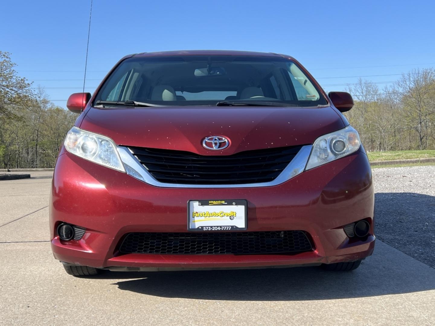 2011 MAROON /Gray Cloth Toyota Sienna LE 8-Pass V6 (5TDKK3DC4BS) with an 3.5L V6 engine, Automatic transmission, located at 2990 Old Orchard Rd., Jackson, MO, 63755, 37.354214, -89.612106 - 2011 Toyota Sienna LE Local 1-Owner 199xxx miles Front Wheel Drive 3.5L V6 Automatic 3rd Row Power Driver Seat Backup Camera Cruise Power Windows/Locks/Mirrors We have financing available and we accept trades! Fill out a credit application on our website or come by today! If you have any - Photo#10