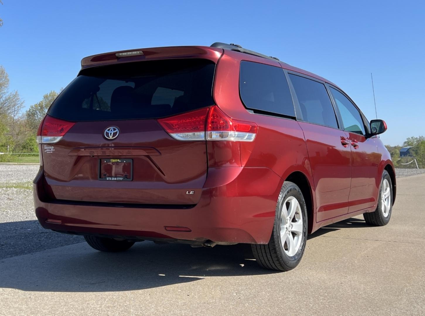 2011 MAROON /Gray Cloth Toyota Sienna LE 8-Pass V6 (5TDKK3DC4BS) with an 3.5L V6 engine, Automatic transmission, located at 2990 Old Orchard Rd., Jackson, MO, 63755, 37.354214, -89.612106 - 2011 Toyota Sienna LE Local 1-Owner 199xxx miles Front Wheel Drive 3.5L V6 Automatic 3rd Row Power Driver Seat Backup Camera Cruise Power Windows/Locks/Mirrors We have financing available and we accept trades! Fill out a credit application on our website or come by today! If you have any - Photo#7