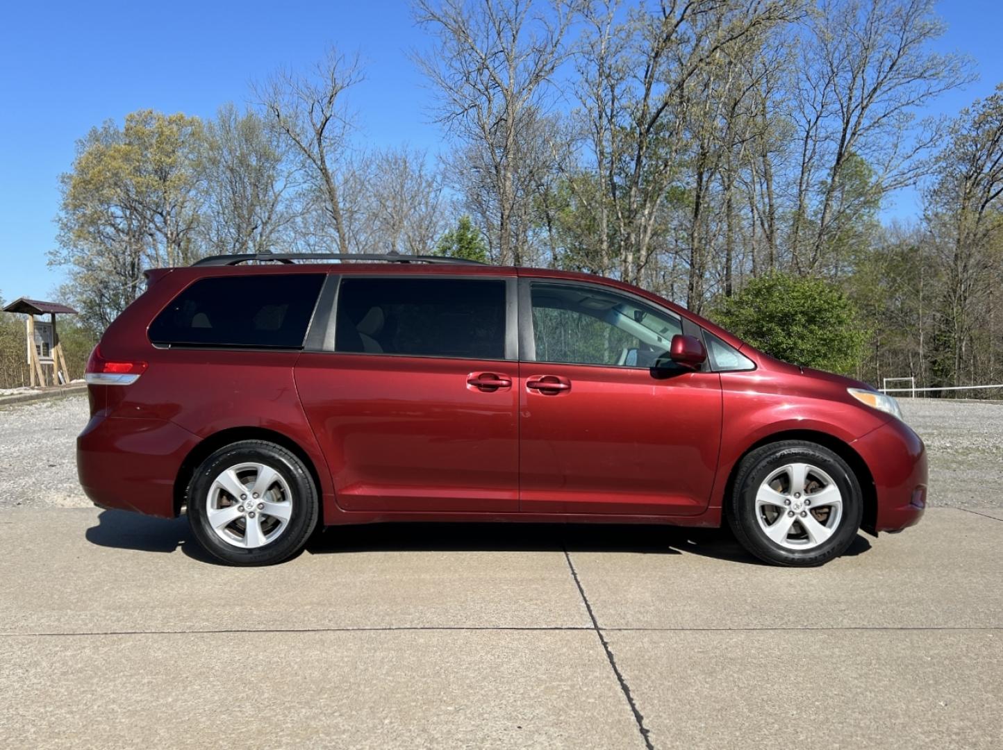 2011 MAROON /Gray Cloth Toyota Sienna LE 8-Pass V6 (5TDKK3DC4BS) with an 3.5L V6 engine, Automatic transmission, located at 2990 Old Orchard Rd., Jackson, MO, 63755, 37.354214, -89.612106 - 2011 Toyota Sienna LE Local 1-Owner 199xxx miles Front Wheel Drive 3.5L V6 Automatic 3rd Row Power Driver Seat Backup Camera Cruise Power Windows/Locks/Mirrors We have financing available and we accept trades! Fill out a credit application on our website or come by today! If you have any - Photo#6