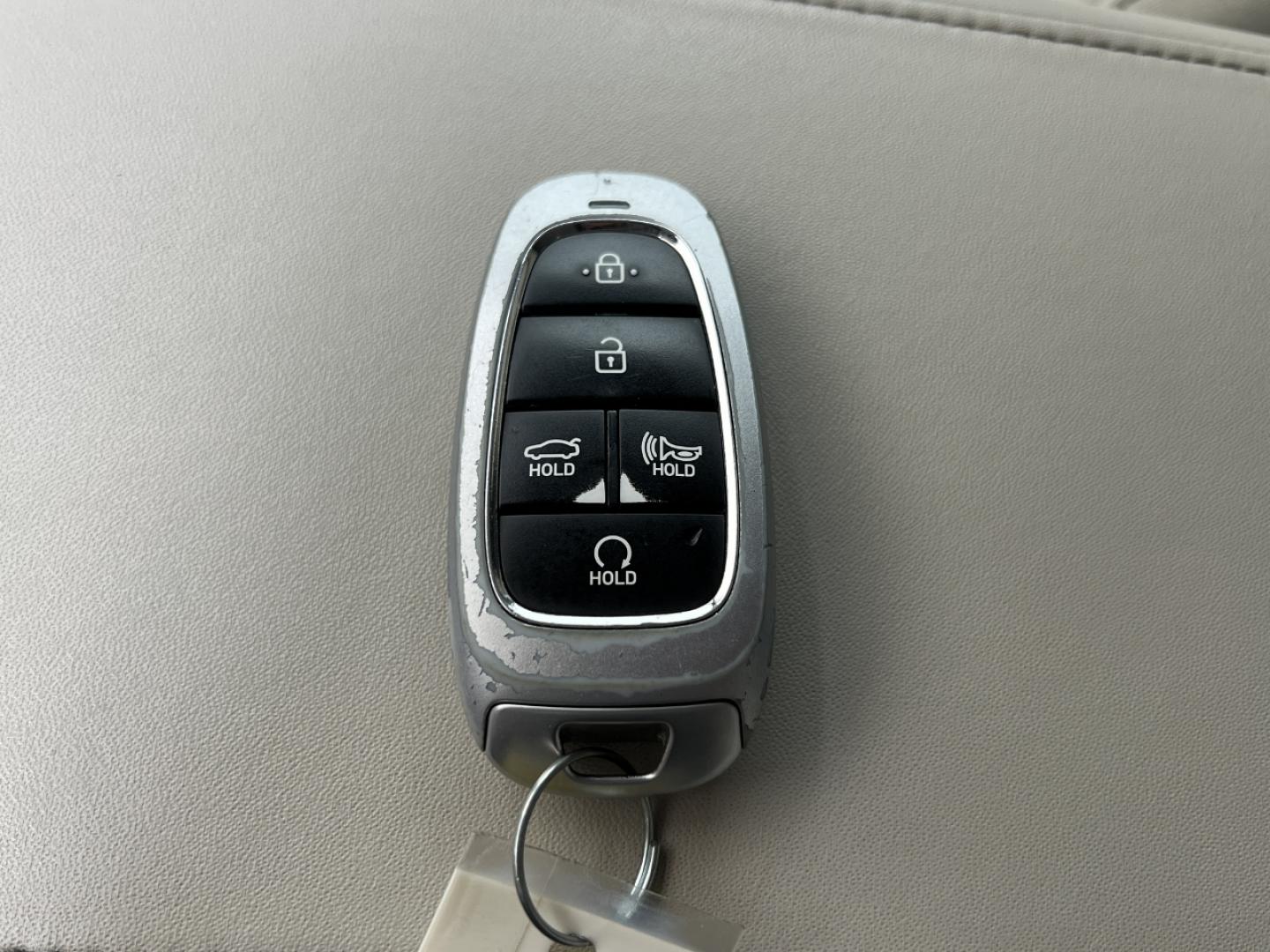 2022 GRAY /Gray Cloth Hyundai Sonata SEL (KMHL64JA1NA) with an 2.5L 4 Cyl. engine, Automatic transmission, located at 2990 Old Orchard Rd., Jackson, MO, 63755, 37.354214, -89.612106 - 2022 Hyundai Sonata SEL Local 1-Owner 75xxx miles Front Wheel Drive 2.5L 4 Cyl. Automatic Backup Camera Power Driver Seat Heated Seats Bluetooth Remote Start Cruise Power Windows/Locks/Mirrors We have financing available and we accept trades! Fill out a credit application on our website - Photo#4