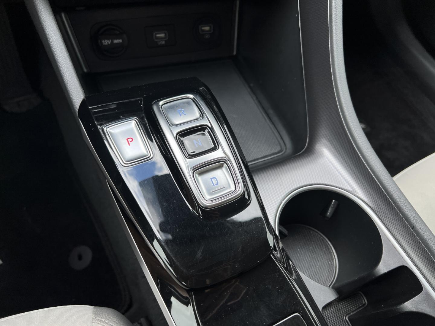 2022 GRAY /Gray Cloth Hyundai Sonata SEL (KMHL64JA1NA) with an 2.5L 4 Cyl. engine, Automatic transmission, located at 2990 Old Orchard Rd., Jackson, MO, 63755, 37.354214, -89.612106 - 2022 Hyundai Sonata SEL Local 1-Owner 75xxx miles Front Wheel Drive 2.5L 4 Cyl. Automatic Backup Camera Power Driver Seat Heated Seats Bluetooth Remote Start Cruise Power Windows/Locks/Mirrors We have financing available and we accept trades! Fill out a credit application on our website - Photo#23