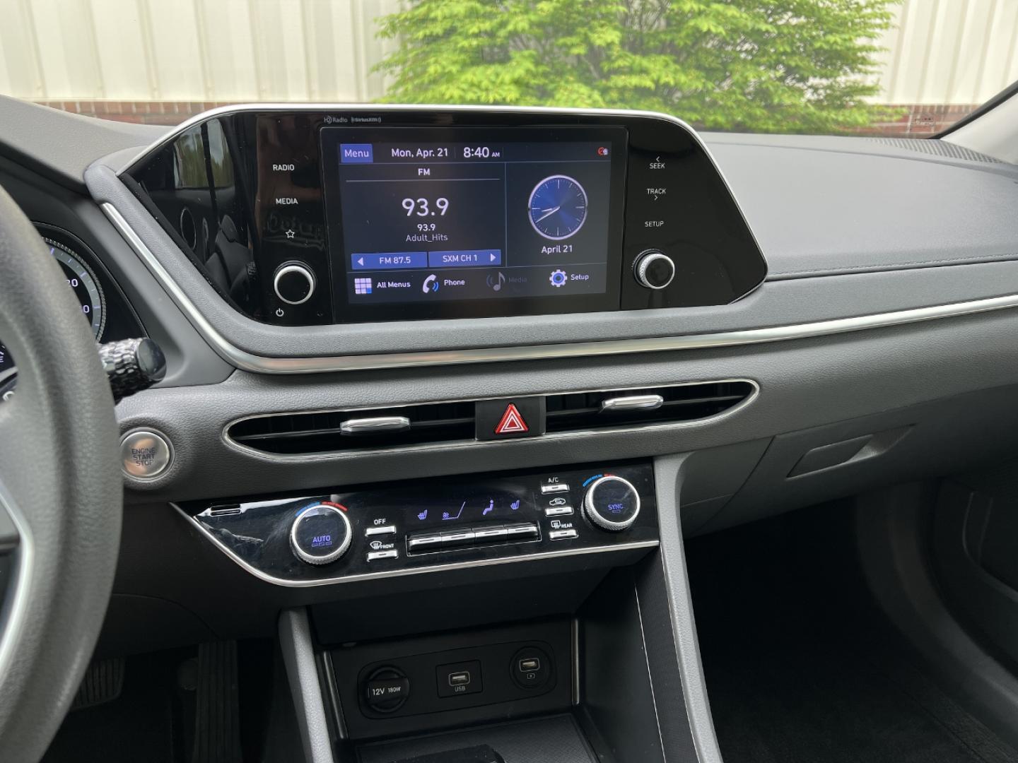 2022 GRAY /Gray Cloth Hyundai Sonata SEL (KMHL64JA1NA) with an 2.5L 4 Cyl. engine, Automatic transmission, located at 2990 Old Orchard Rd., Jackson, MO, 63755, 37.354214, -89.612106 - 2022 Hyundai Sonata SEL Local 1-Owner 75xxx miles Front Wheel Drive 2.5L 4 Cyl. Automatic Backup Camera Power Driver Seat Heated Seats Bluetooth Remote Start Cruise Power Windows/Locks/Mirrors We have financing available and we accept trades! Fill out a credit application on our website - Photo#25