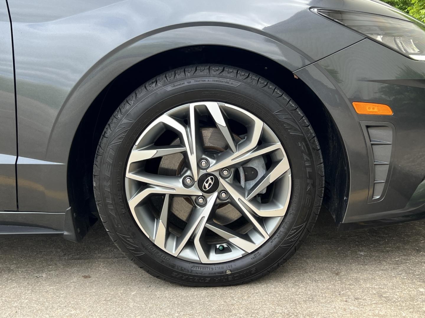 2022 GRAY /Gray Cloth Hyundai Sonata SEL (KMHL64JA1NA) with an 2.5L 4 Cyl. engine, Automatic transmission, located at 2990 Old Orchard Rd., Jackson, MO, 63755, 37.354214, -89.612106 - 2022 Hyundai Sonata SEL Local 1-Owner 75xxx miles Front Wheel Drive 2.5L 4 Cyl. Automatic Backup Camera Power Driver Seat Heated Seats Bluetooth Remote Start Cruise Power Windows/Locks/Mirrors We have financing available and we accept trades! Fill out a credit application on our website - Photo#39
